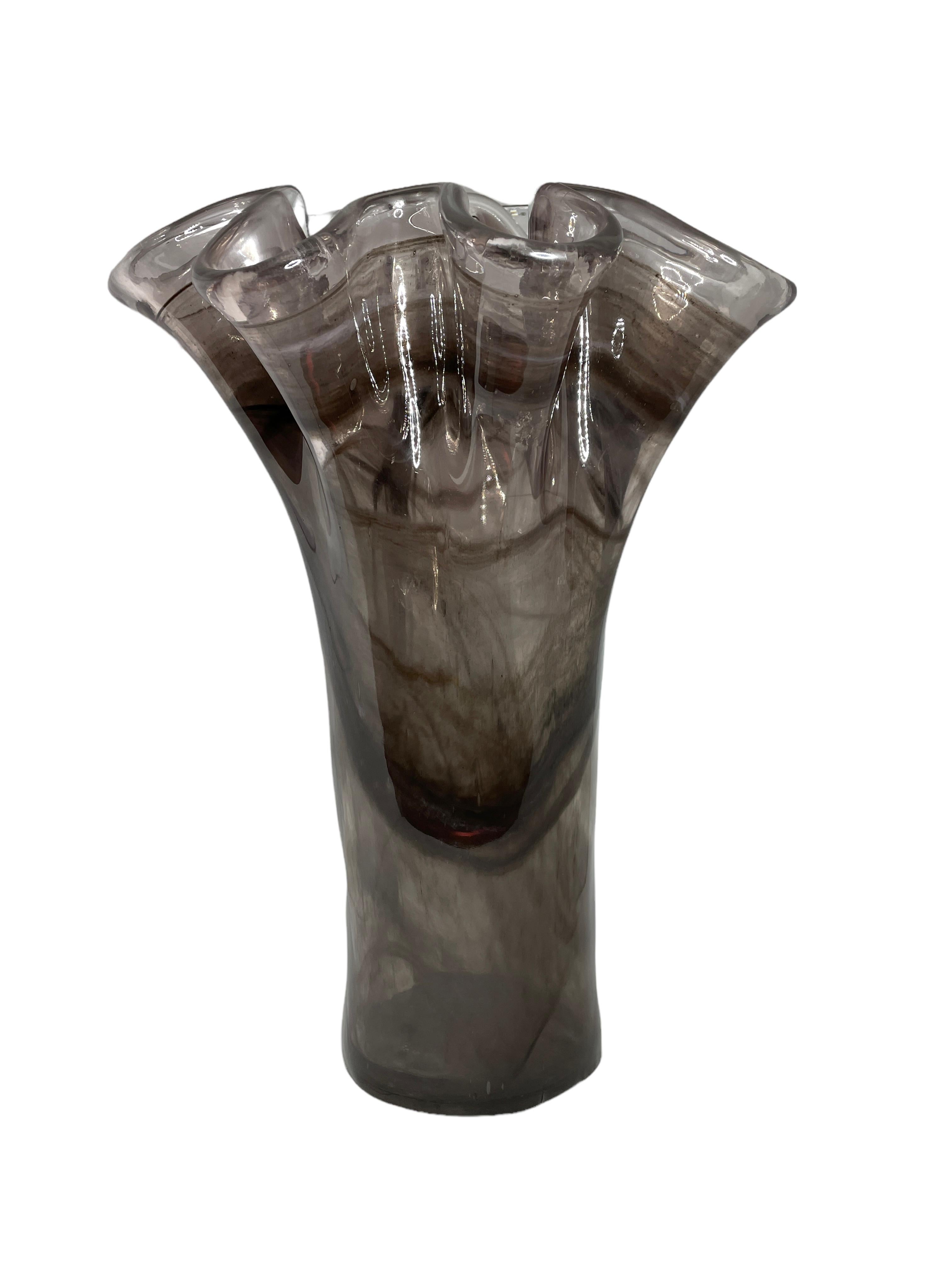 hankerchief vase