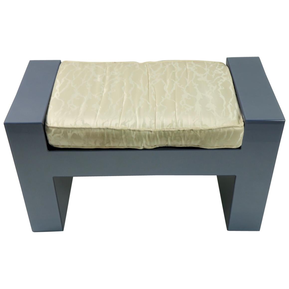 Banc en lucite bleu-gris fumé en vente