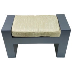 Banc en lucite bleu-gris fumé