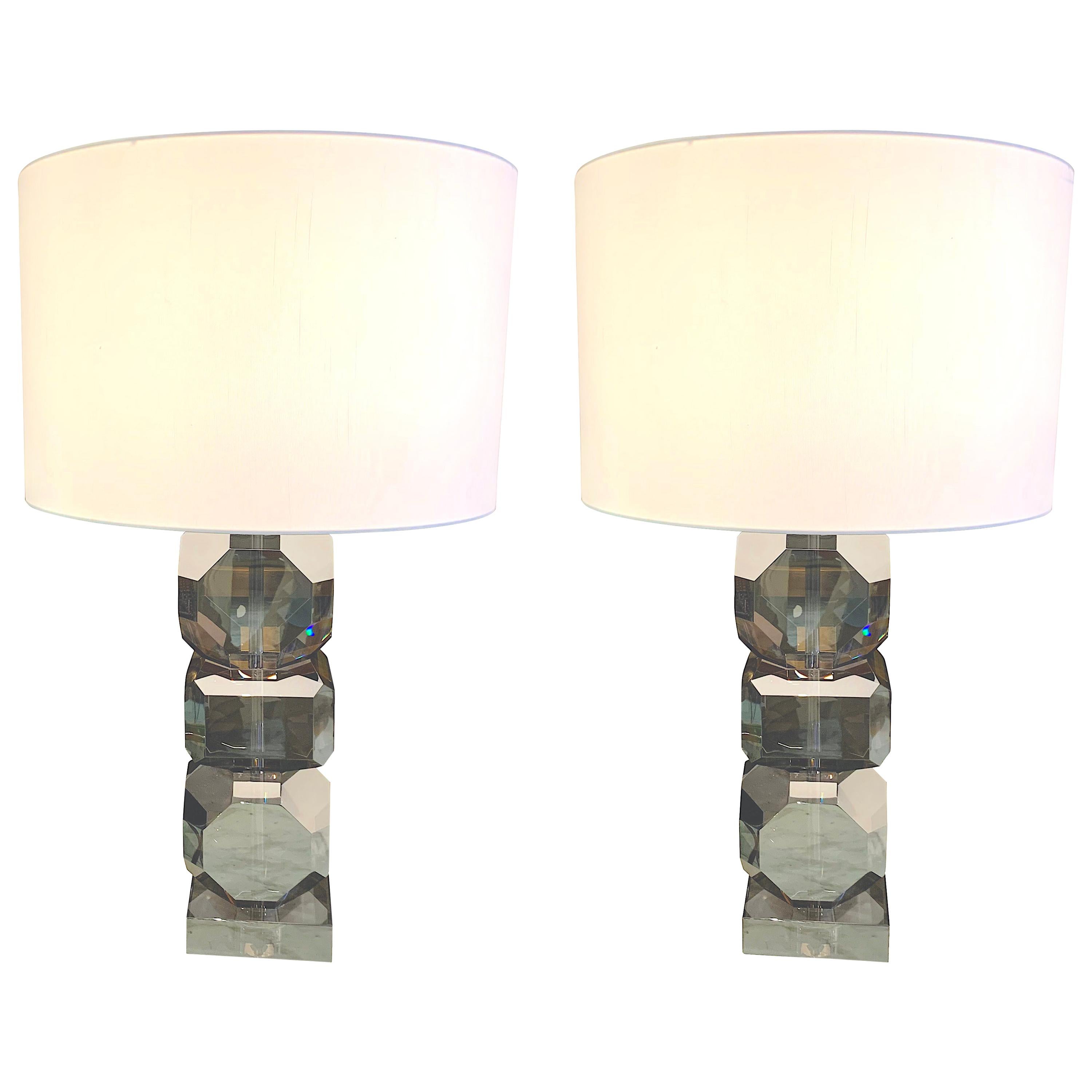 Paar Lampen mit gestapelten Würfeln aus Kristall im Rauchschliff, niederländisches, zeitgenössisches Paar