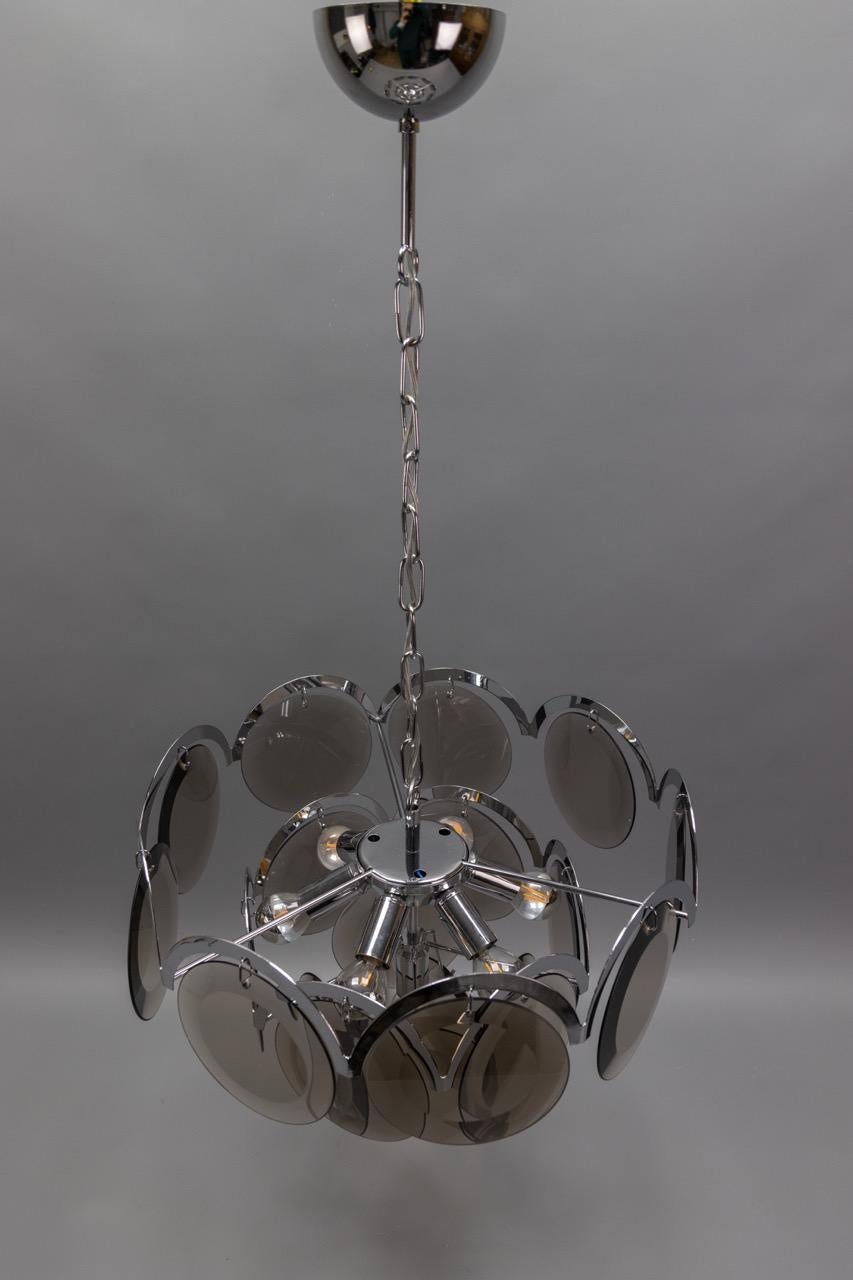 Lampadario a sospensione a sette luci in vetro fumé e metallo cromato, Italia, anni '70 in vendita 7