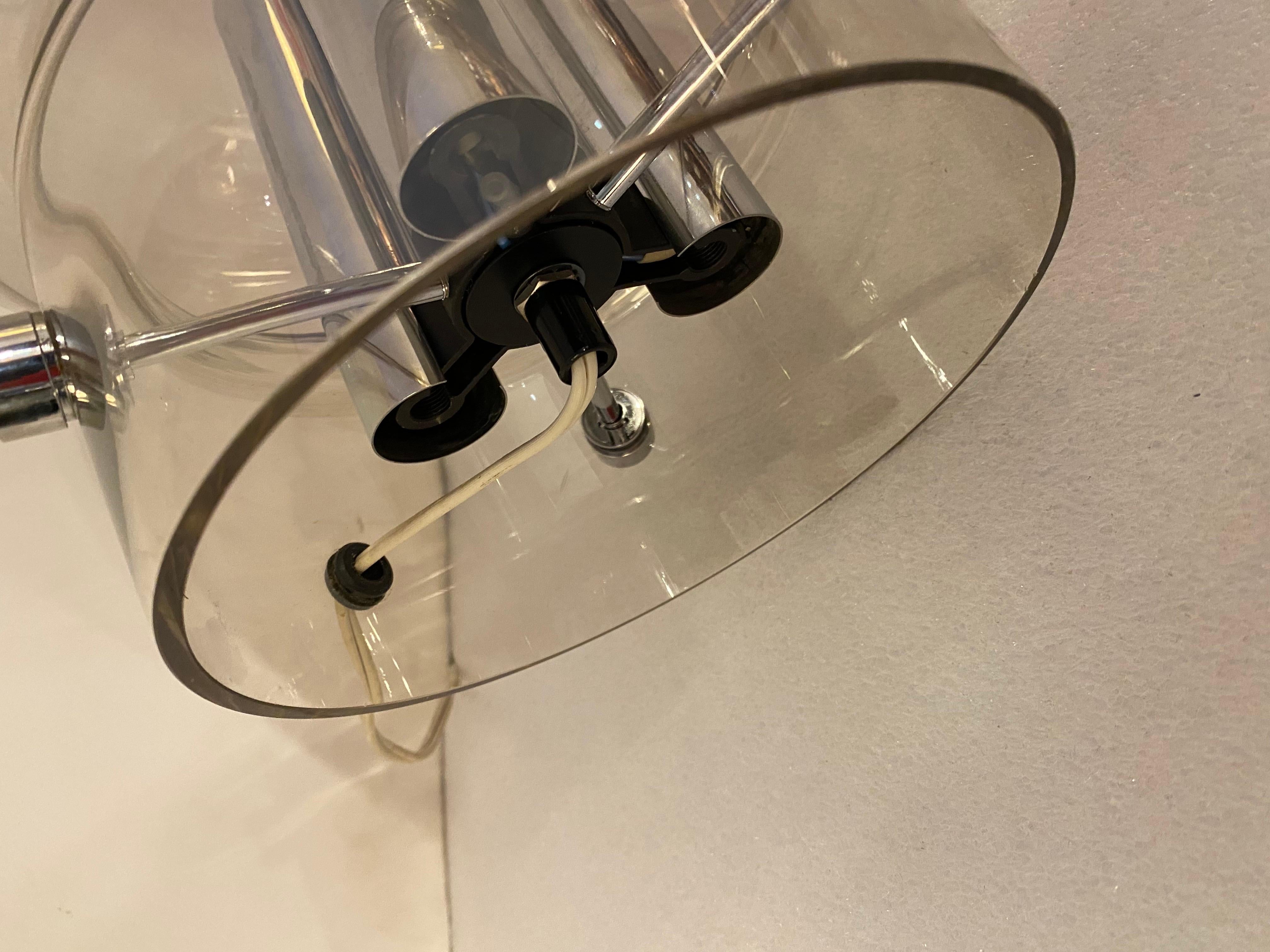 Räucherglas Ball Tischlampe im Zustand „Gut“ im Angebot in Philadelphia, PA
