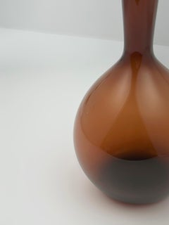 Vaso di vetro fumé di Arthur Percy per Gullaskruf, Svezia, metà del XX secolo