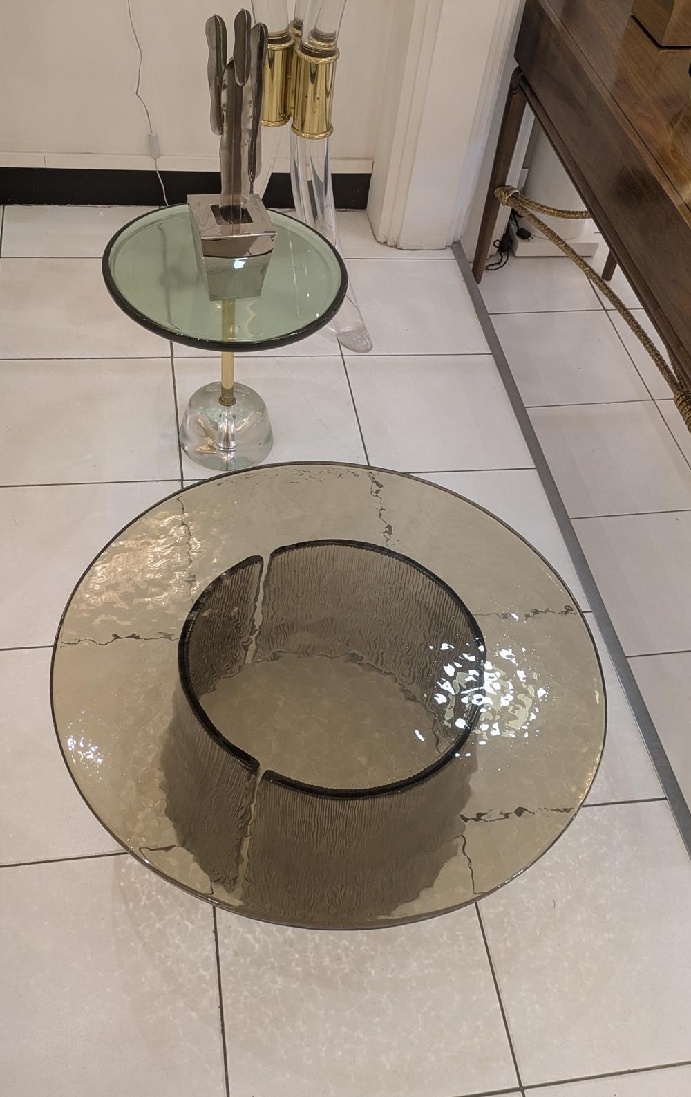 Table à cocktail en verre fumé en vente 5