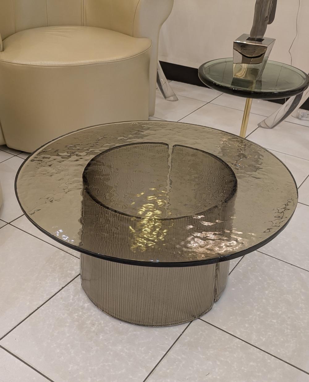 Table à cocktail en verre fumé en vente 2