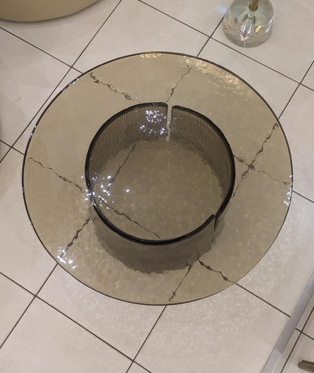 Table à cocktail en verre fumé en vente 3