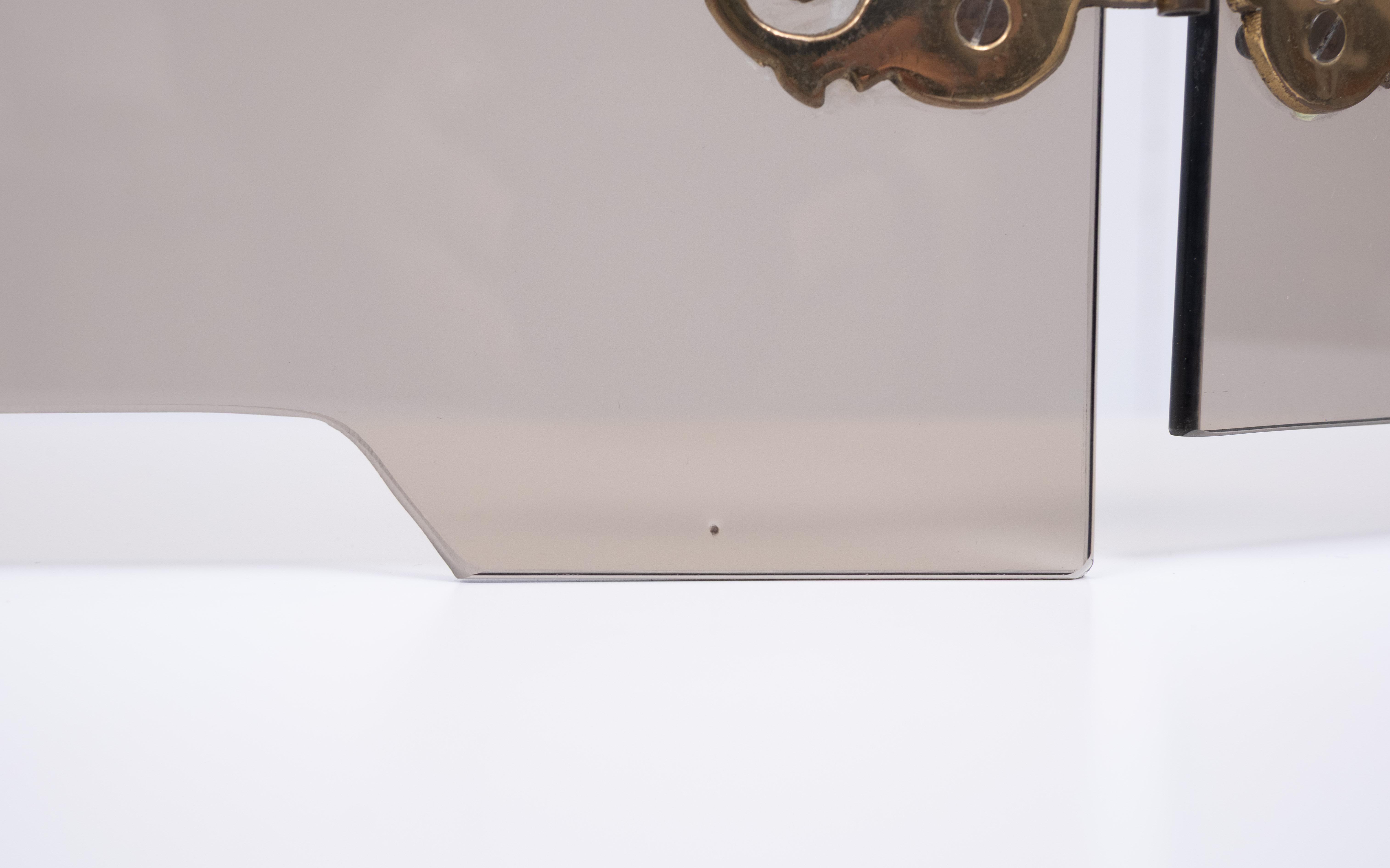 Schönes Triptychon Glas Kaminschirm mit Bronze Scharniere ,
Hellbraun geräuchert Glas Kaminschirm .
Atemberaubendes Stück . Sehr guter Zustand.