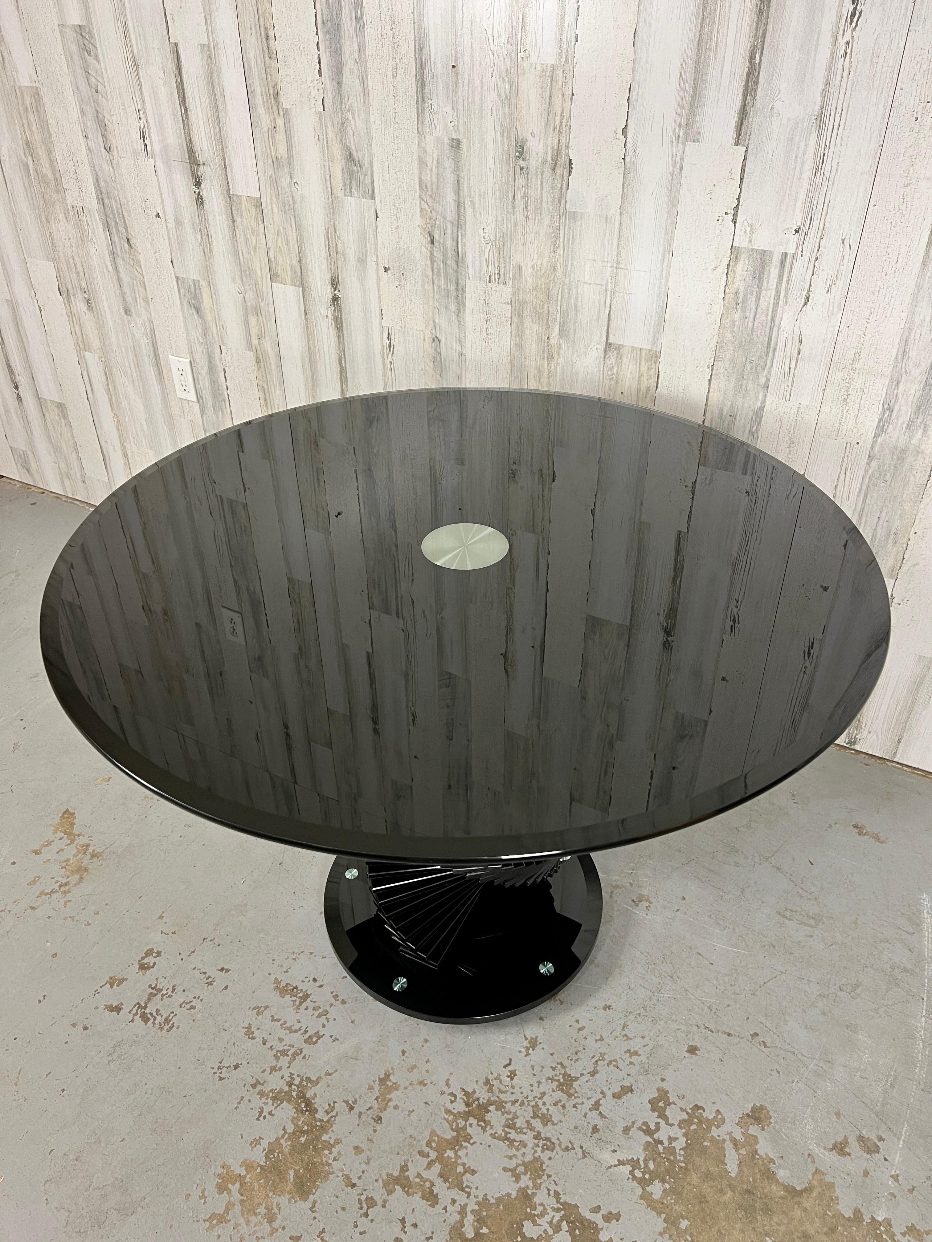 Table de salle à manger en verre fumé en spirale Helix en vente 9