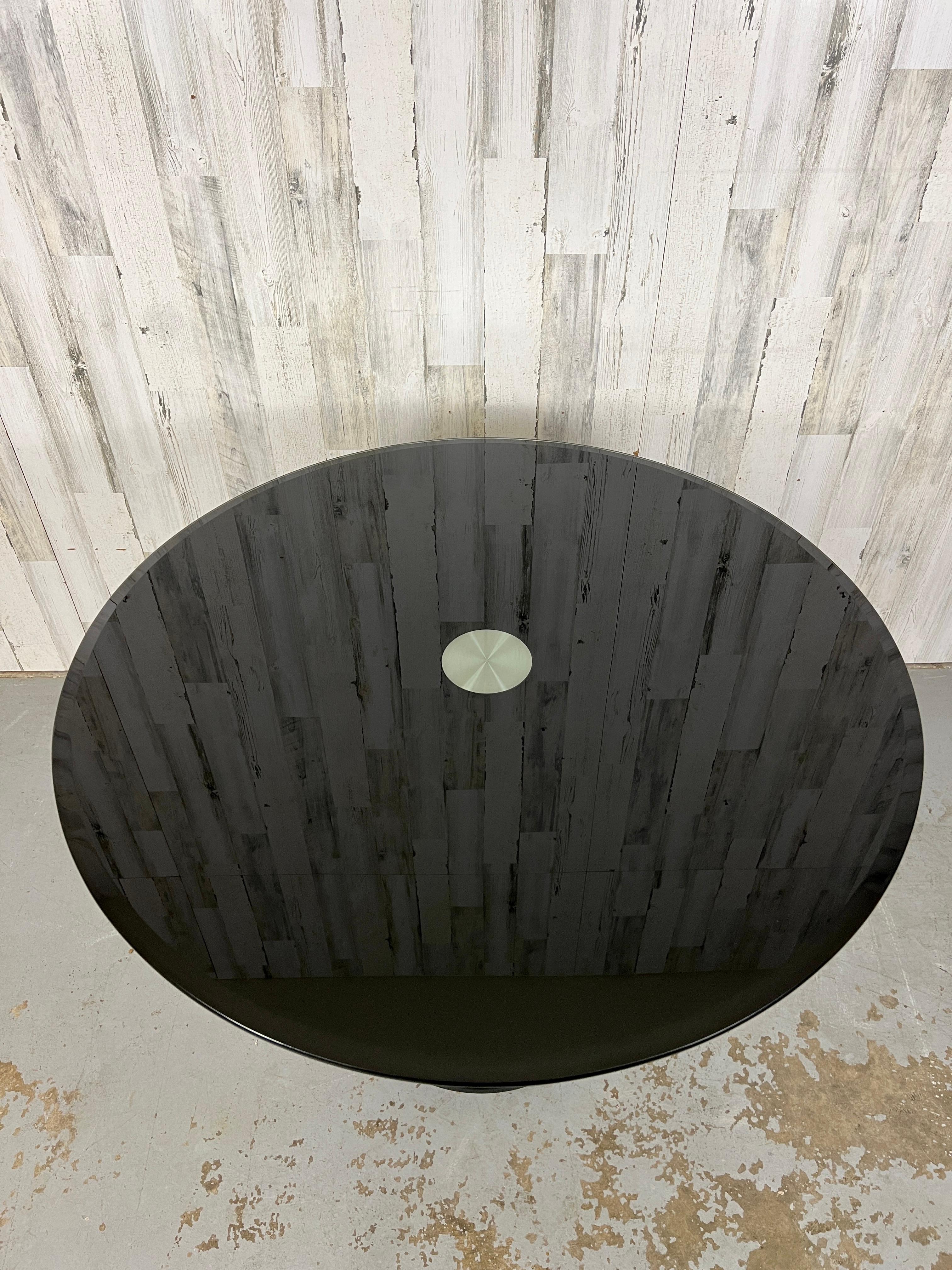 Table de salle à manger en verre fumé en spirale Helix en vente 1