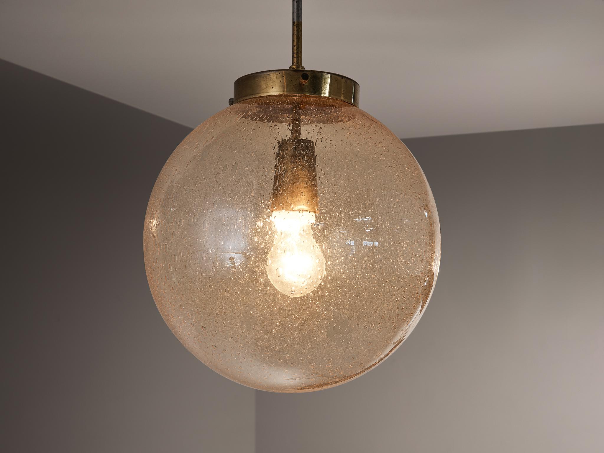 Allemand Pendentif en verre fumé avec fixation en laiton en vente