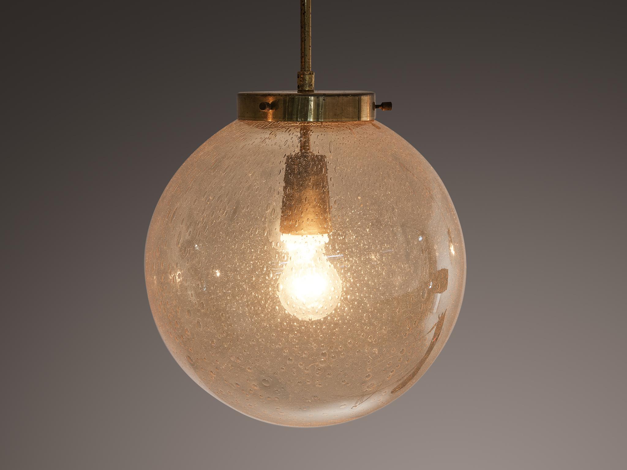 Pendentif en verre fumé avec fixation en laiton Bon état - En vente à Waalwijk, NL