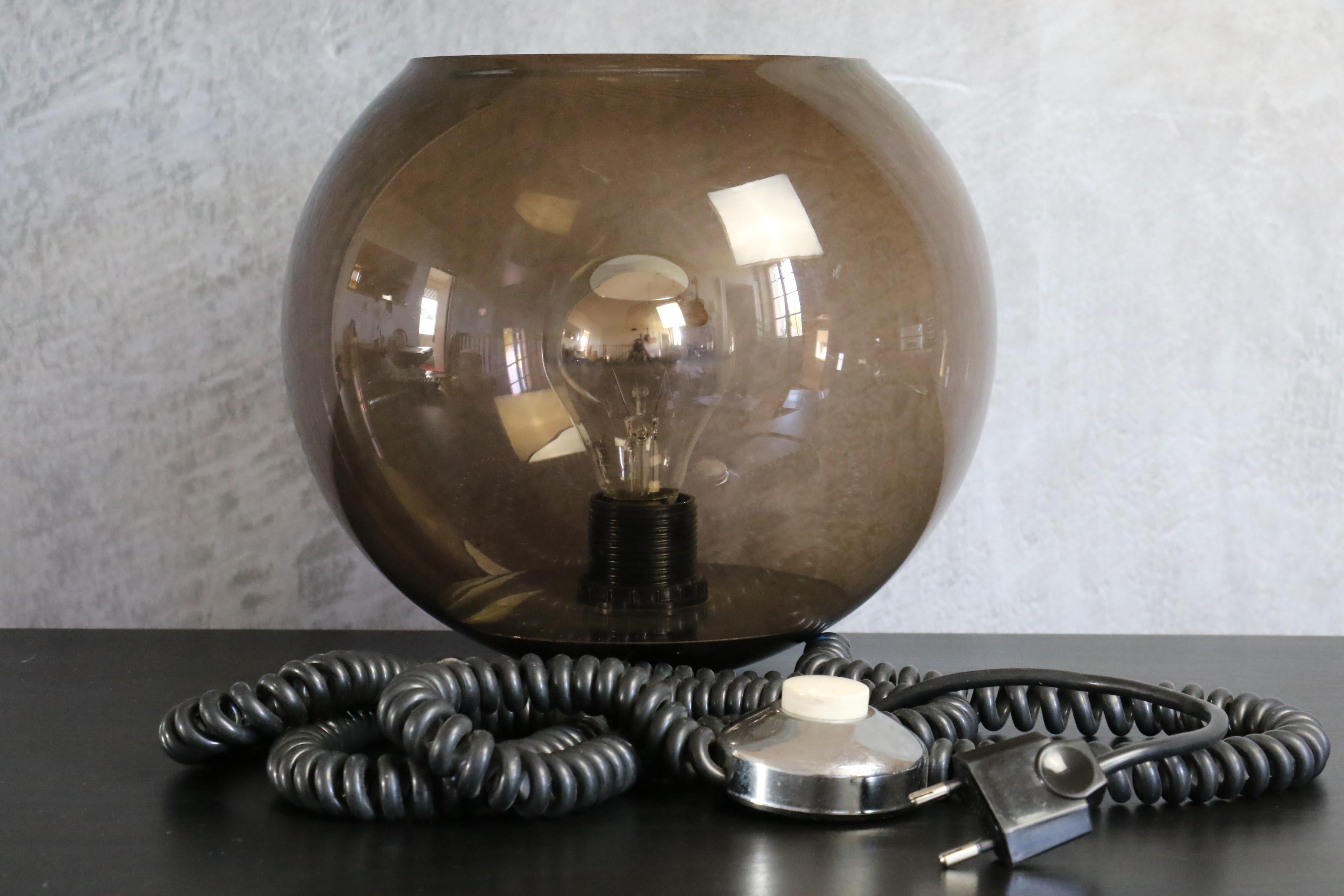 Smoked Glass Table Lamp, Desk Lamp, 1970s - Era Guzzini Reggiani  3