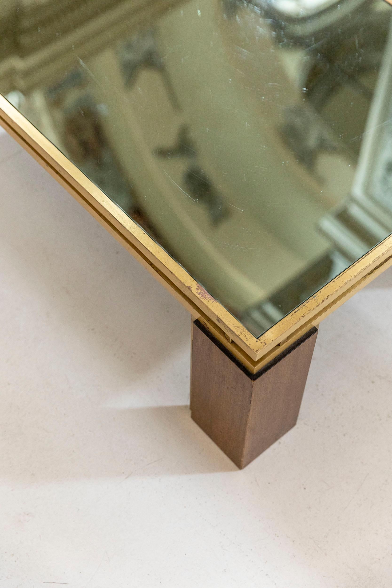 Table basse en miroir fumé attribuée à Frigerio en vente 4