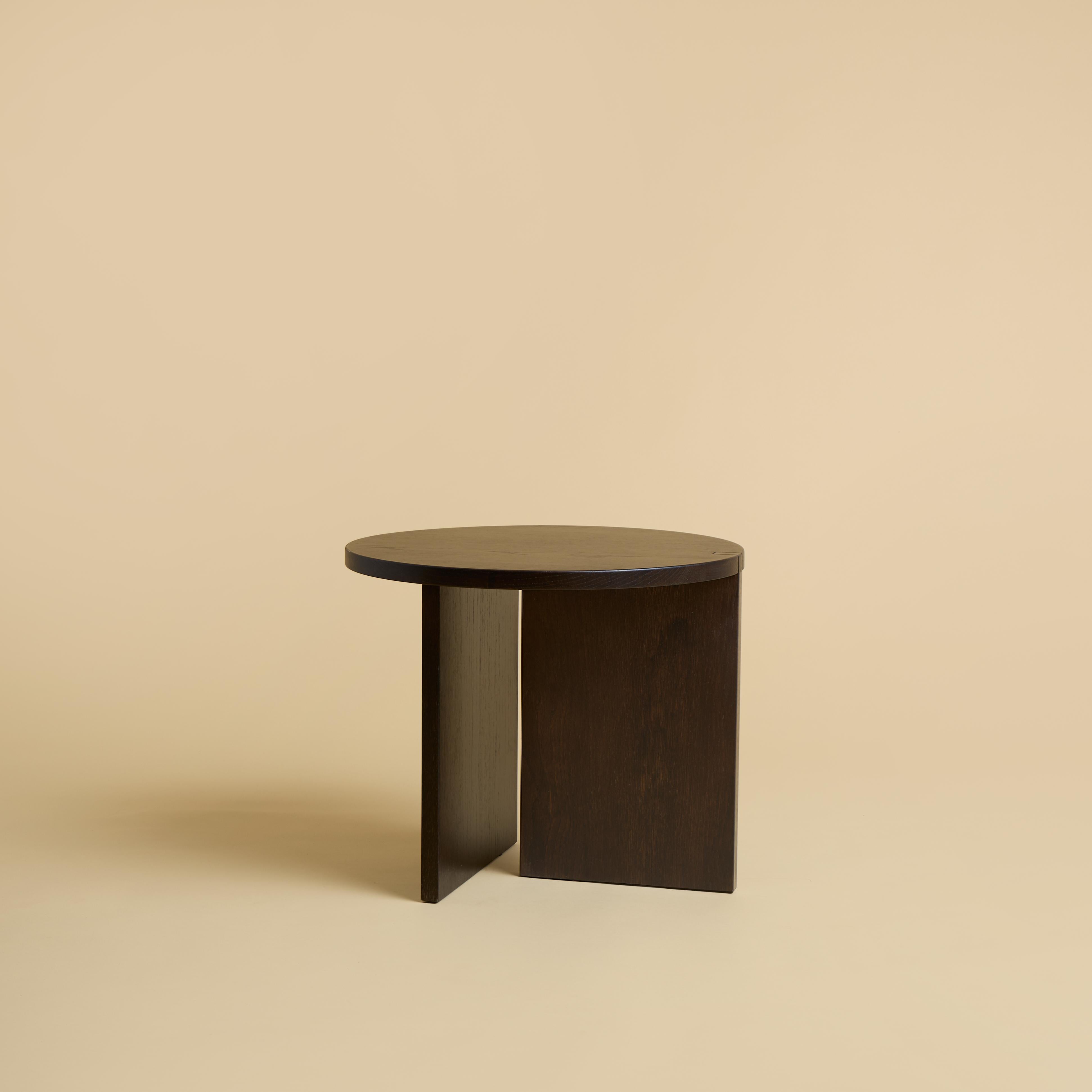 Table d'appoint Kume en chêne fumé de Lebanto Neuf - En vente à Geneve, CH
