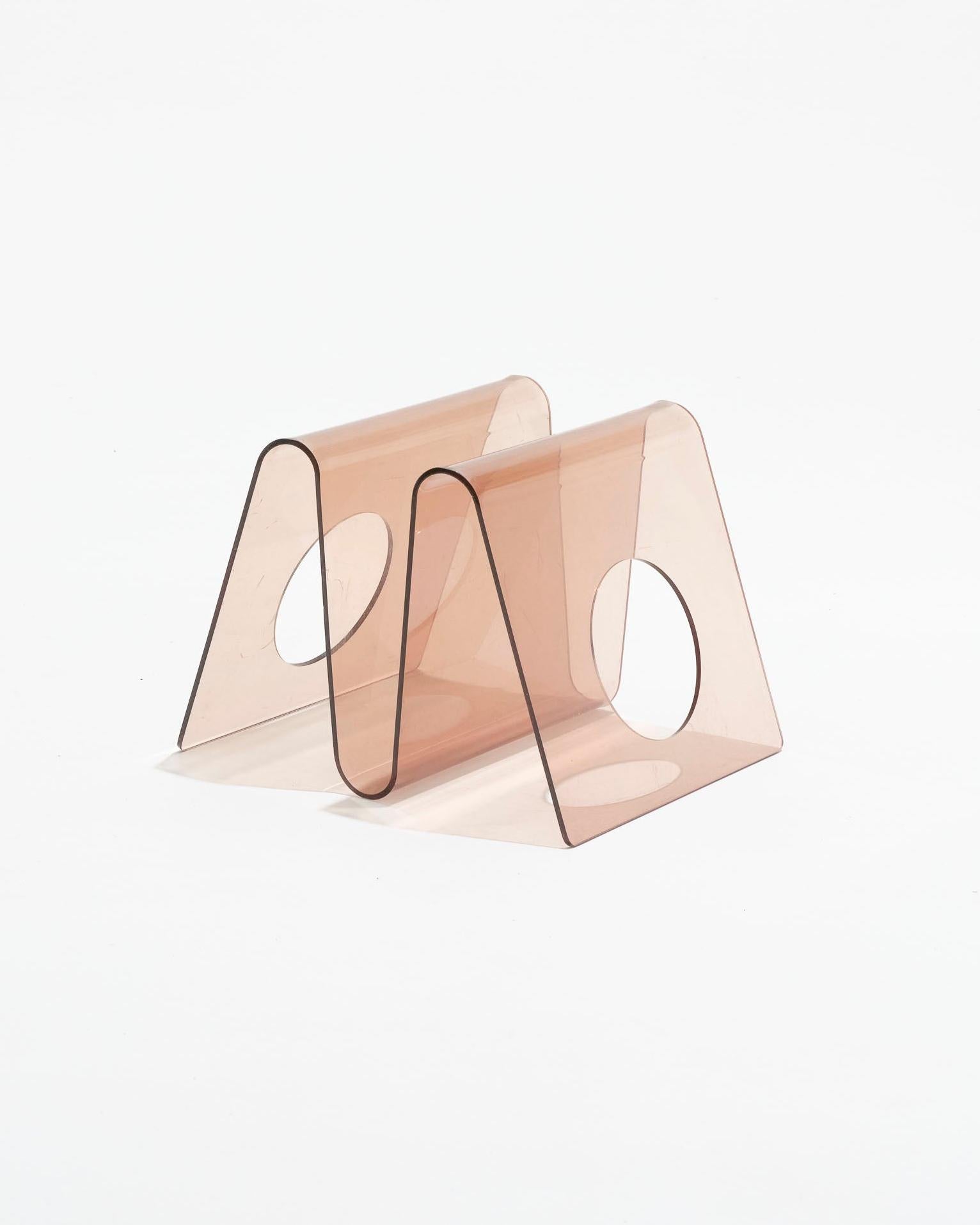 Revistero de plexiglás ahumado, Michel Dumas, años 70 Plexiglás en venta