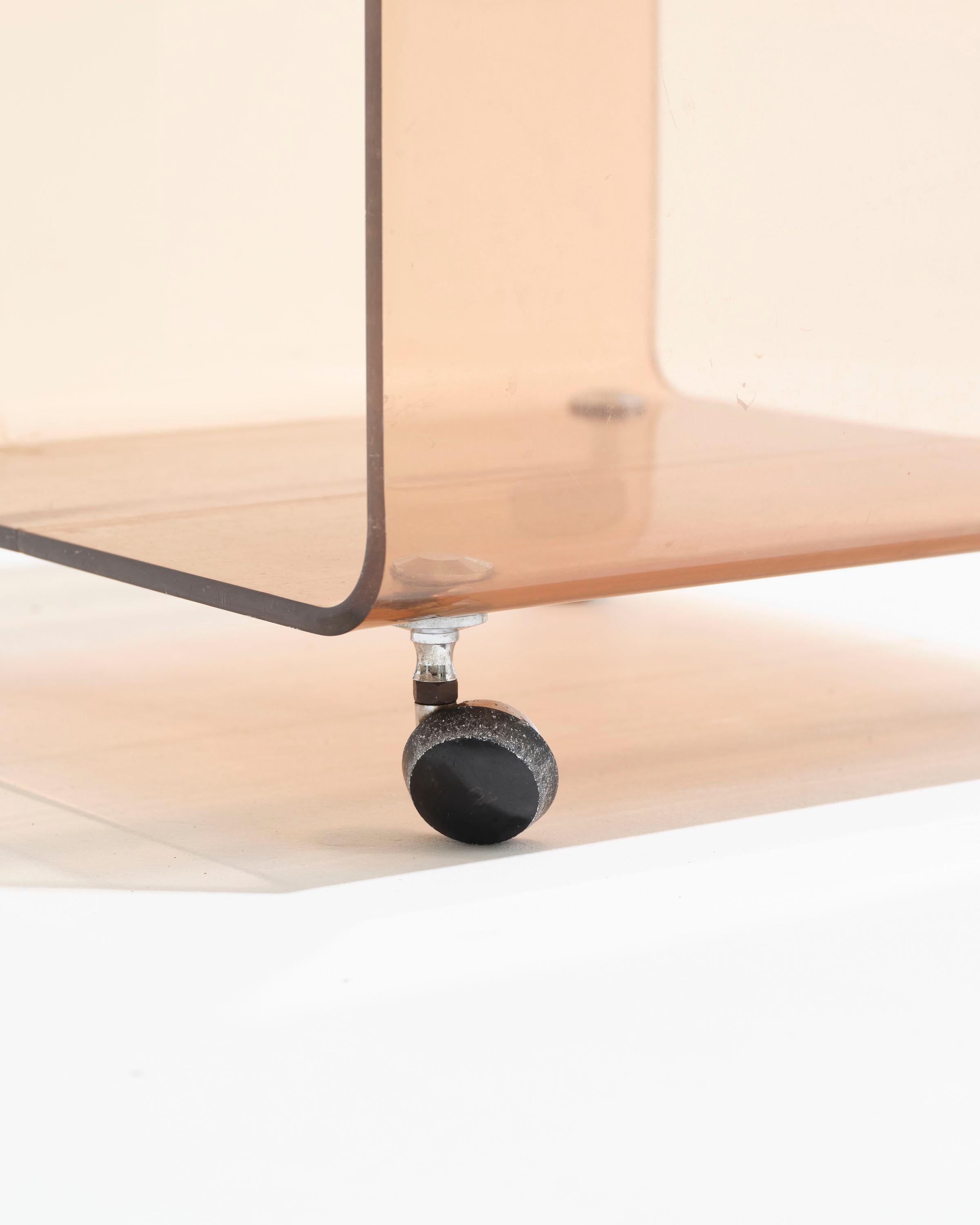 Table d'appoint roulante en plexiglas fumé, Michel Dumas, 1970 en vente 1