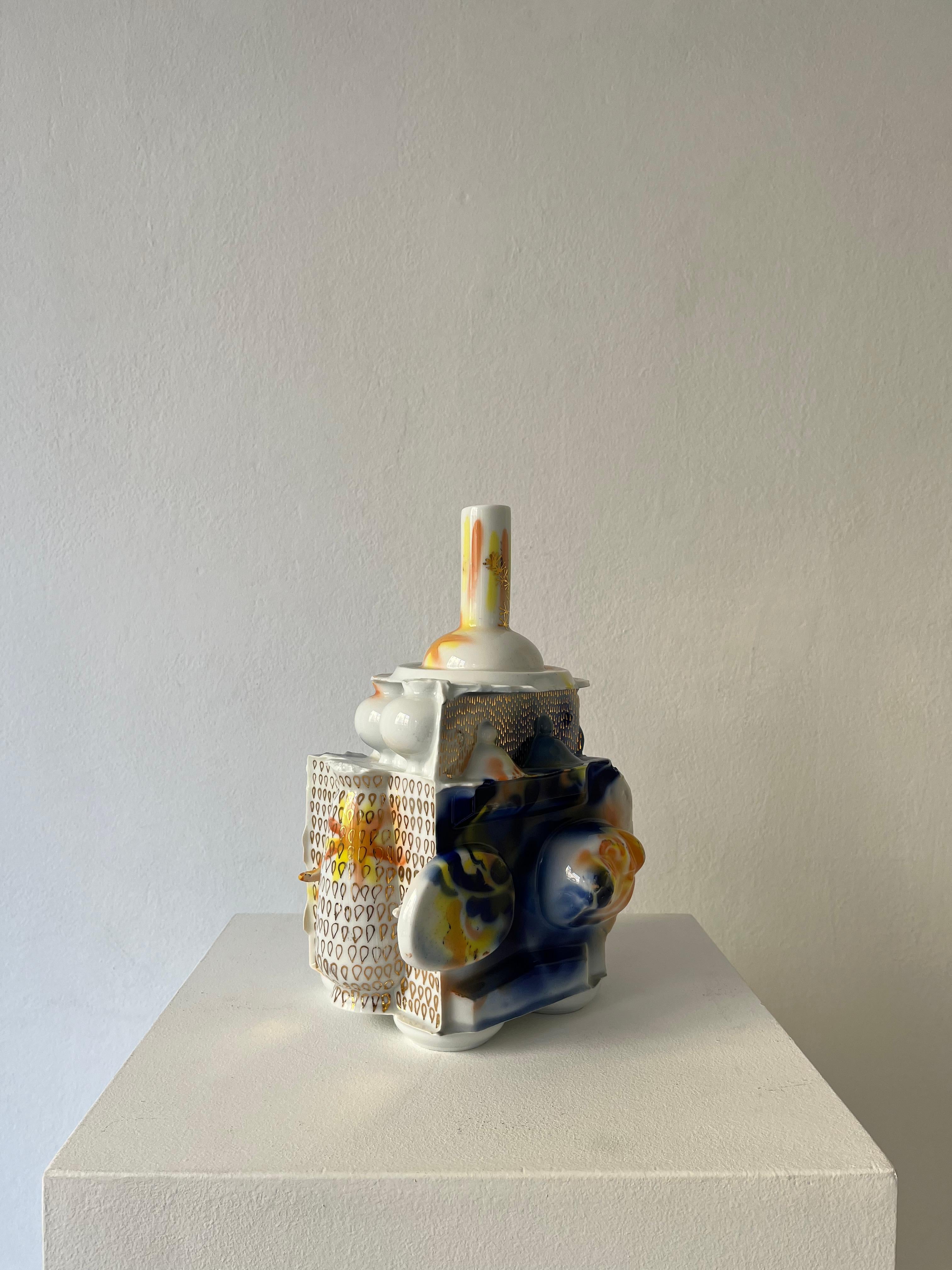 Porcelaine Vase en porcelaine émaillée décoré « Smoker », pièce unique en vente