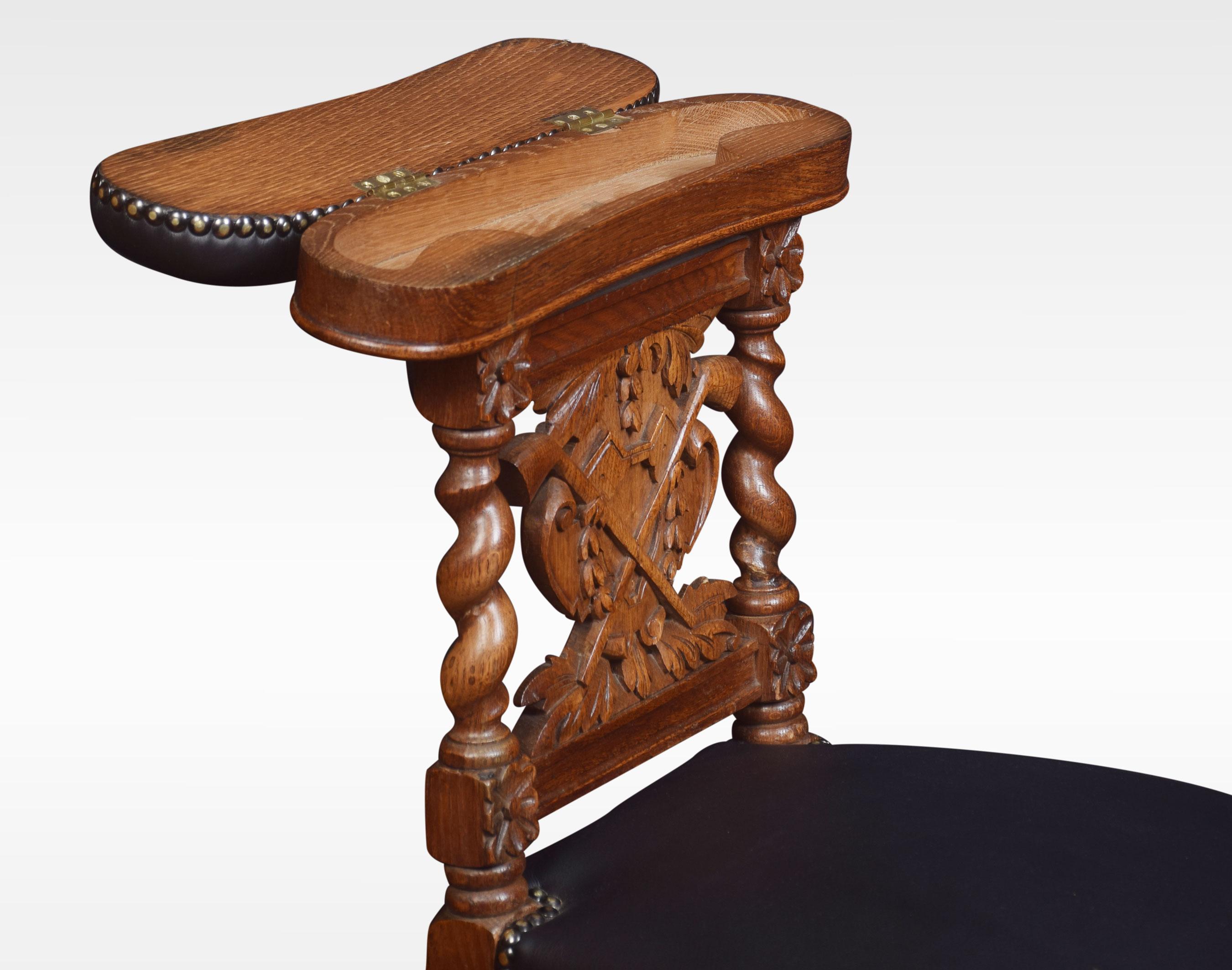 Silla de Roble Tallado para Fumadores en Bueno estado para la venta en Cheshire, GB