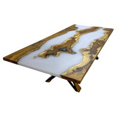 Tavolo da pranzo in resina epossidica Smokey - Tavolo personalizzato con bordo vivo in legno di Hackberry River