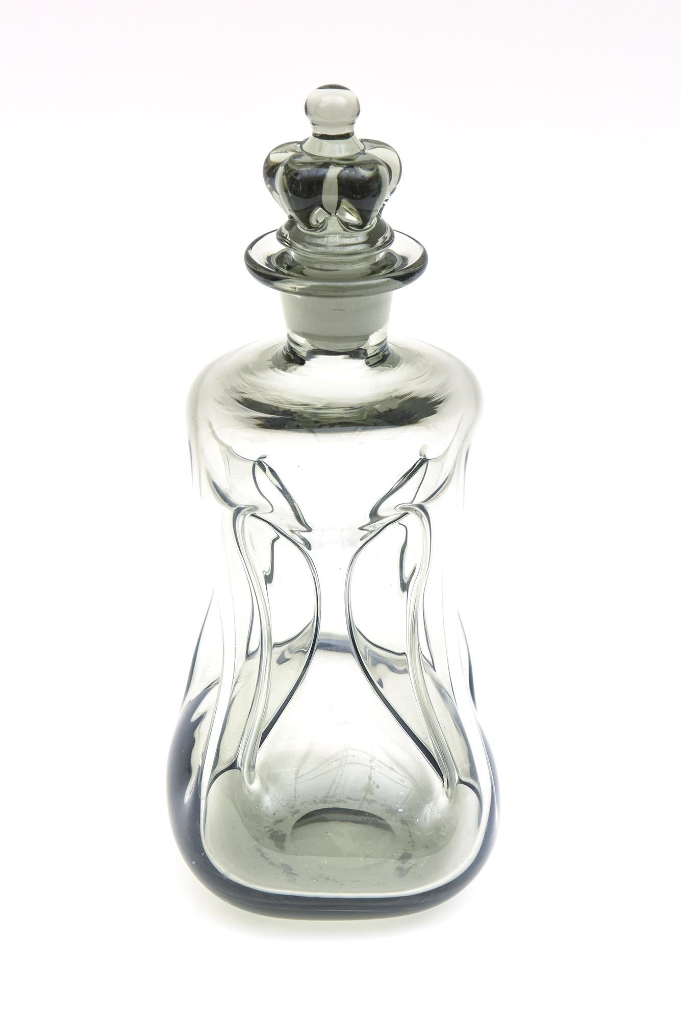 Smokey Gray Holmegaard Glass Cinched Decanter Bottle Rare Crown Stopper Vintage en vente 6