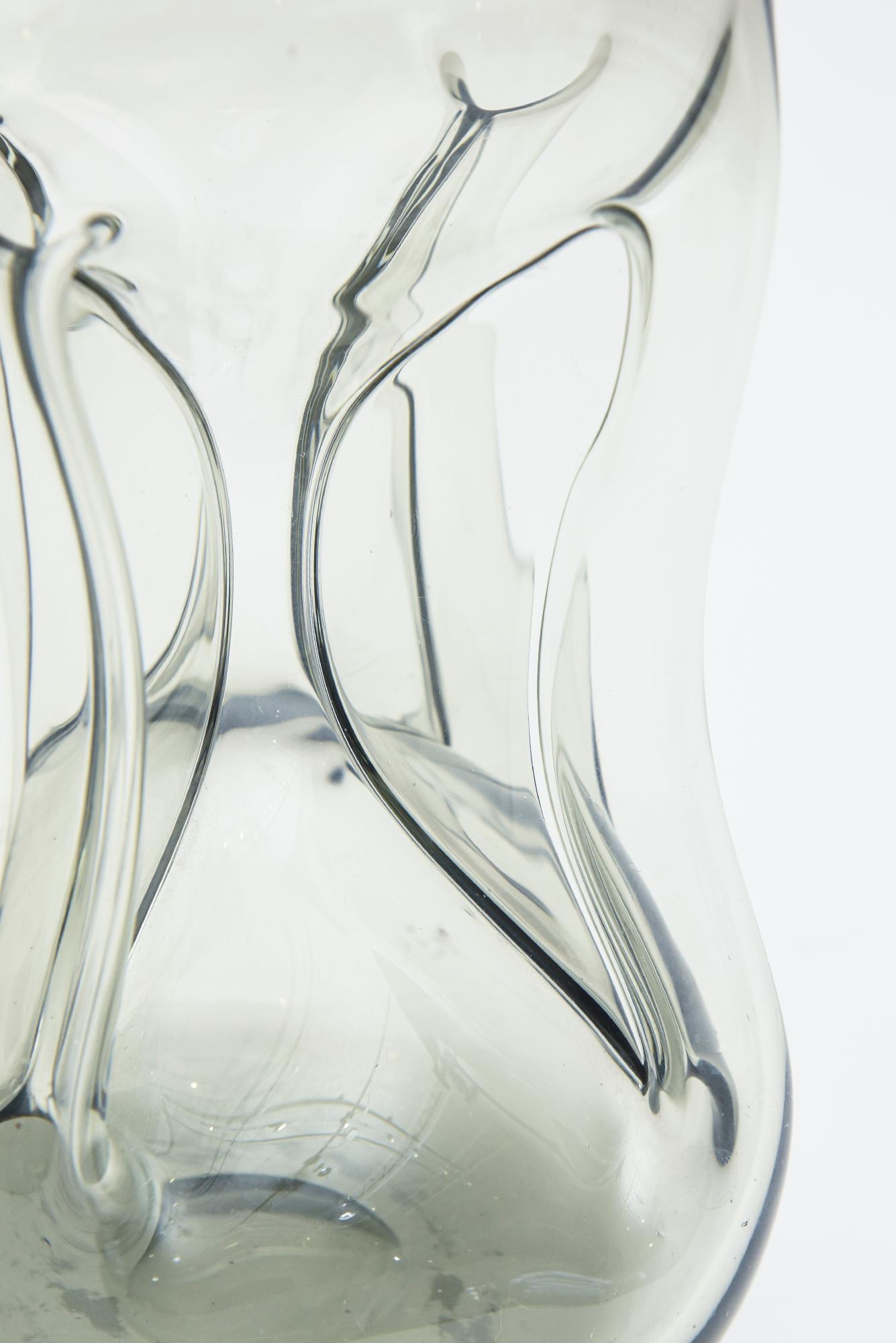 Smokey Gray Holmegaard Glass Cinched Decanter Bottle Rare Crown Stopper Vintage (Geblasenes Glas) im Angebot