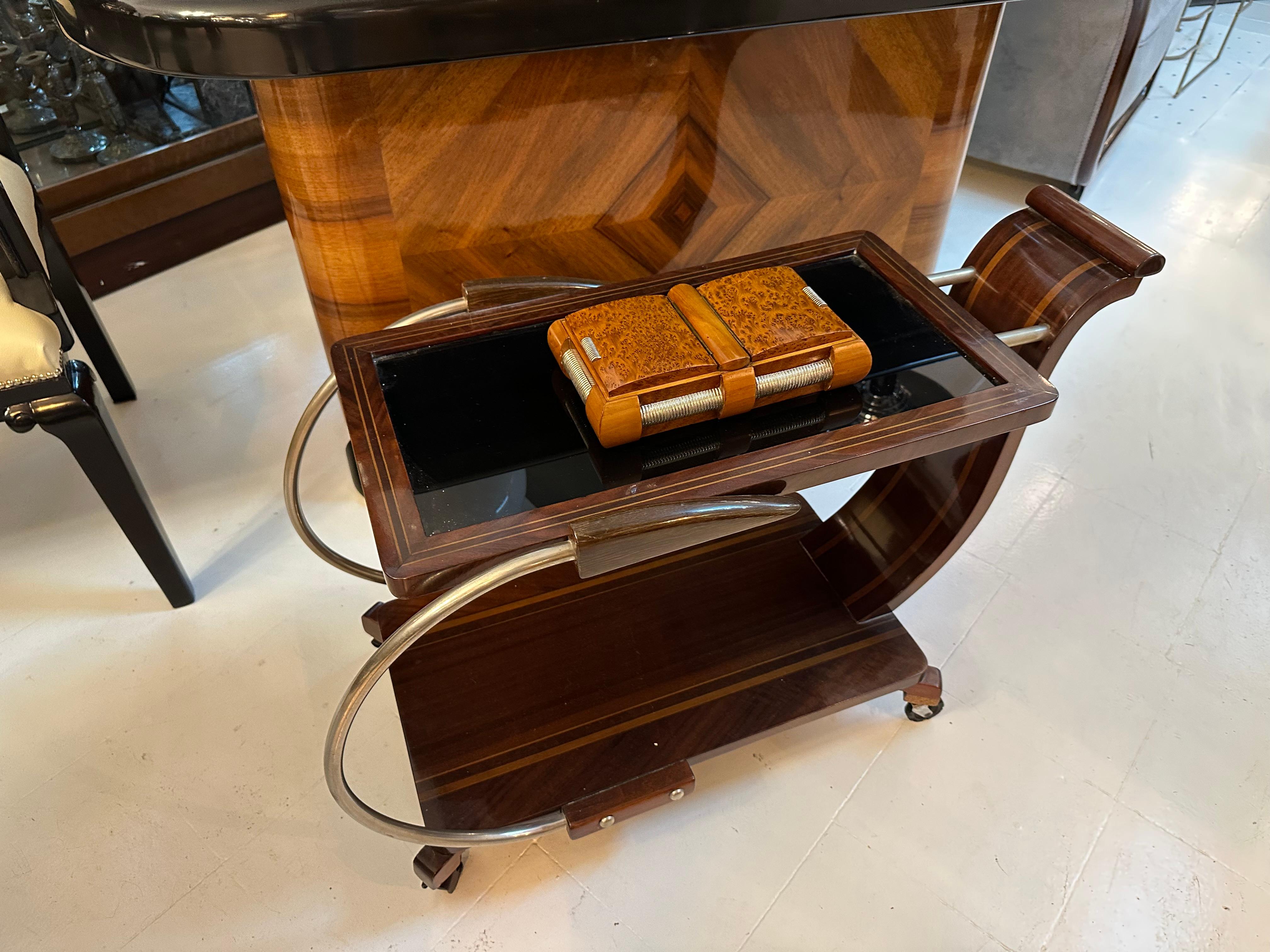 Smoking box, in wood and chrome, France, Style: Art Deco, 1930 For Sale 10