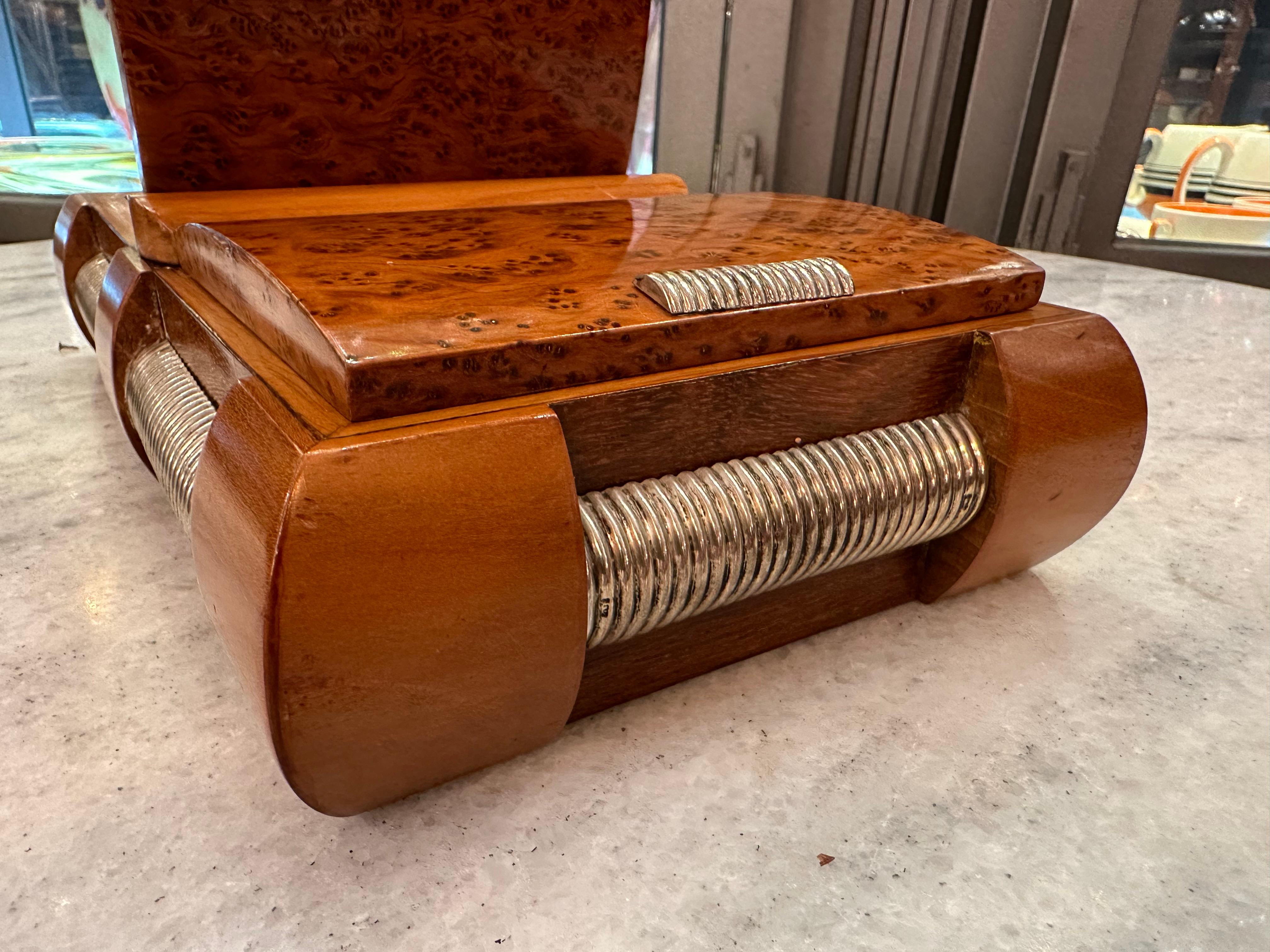 Smoking box, in wood and chrome, France, Style: Art Deco, 1930 For Sale 2
