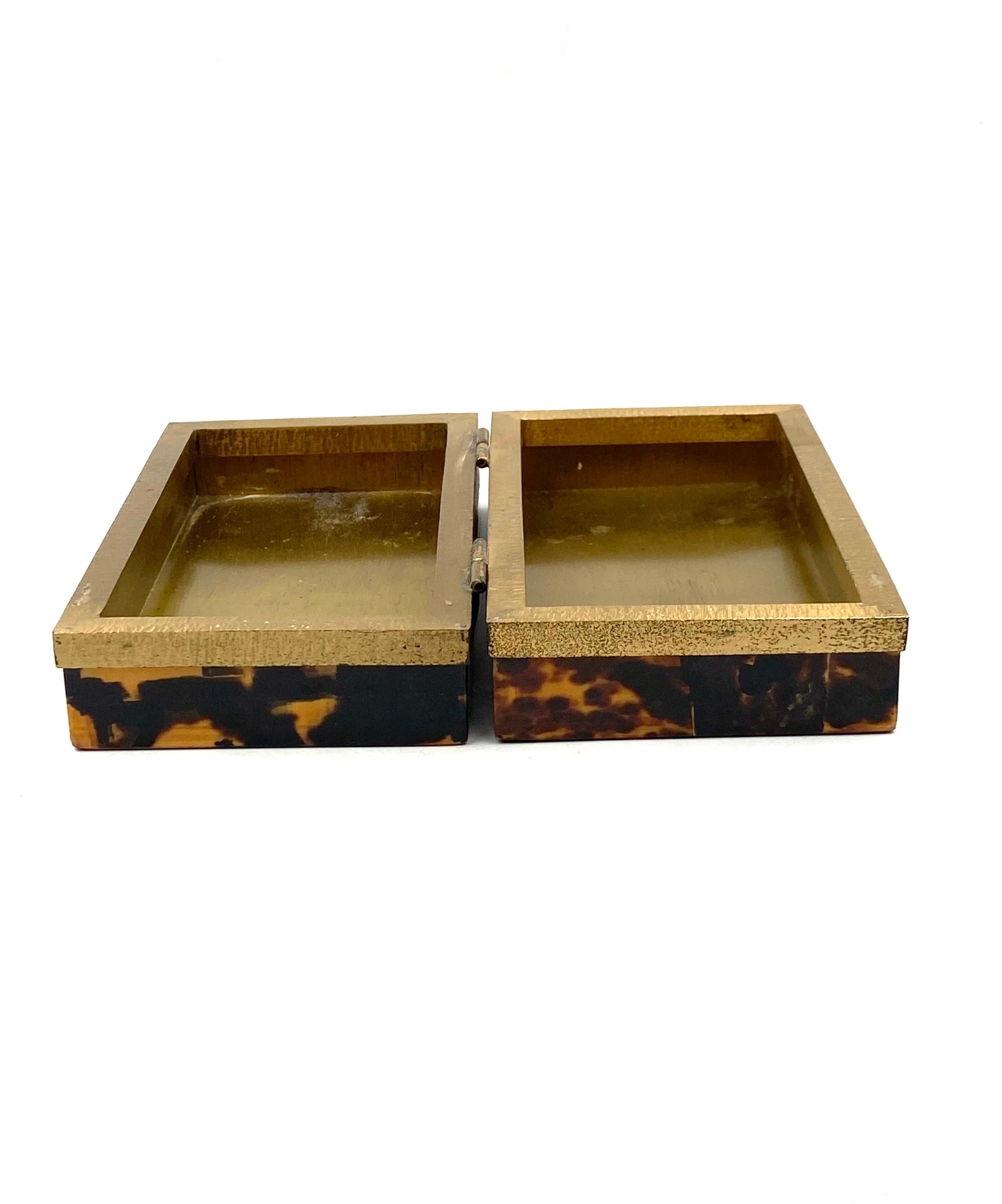 Smoking Set, brass and wood tray, ashtray, lighter and cigars box, Italy 1970 For Sale 3