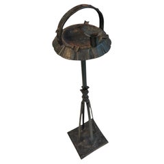 Mesa de Fumar - Estilo: Secesión Vienesa, Año: 1900,  Material: Hierro