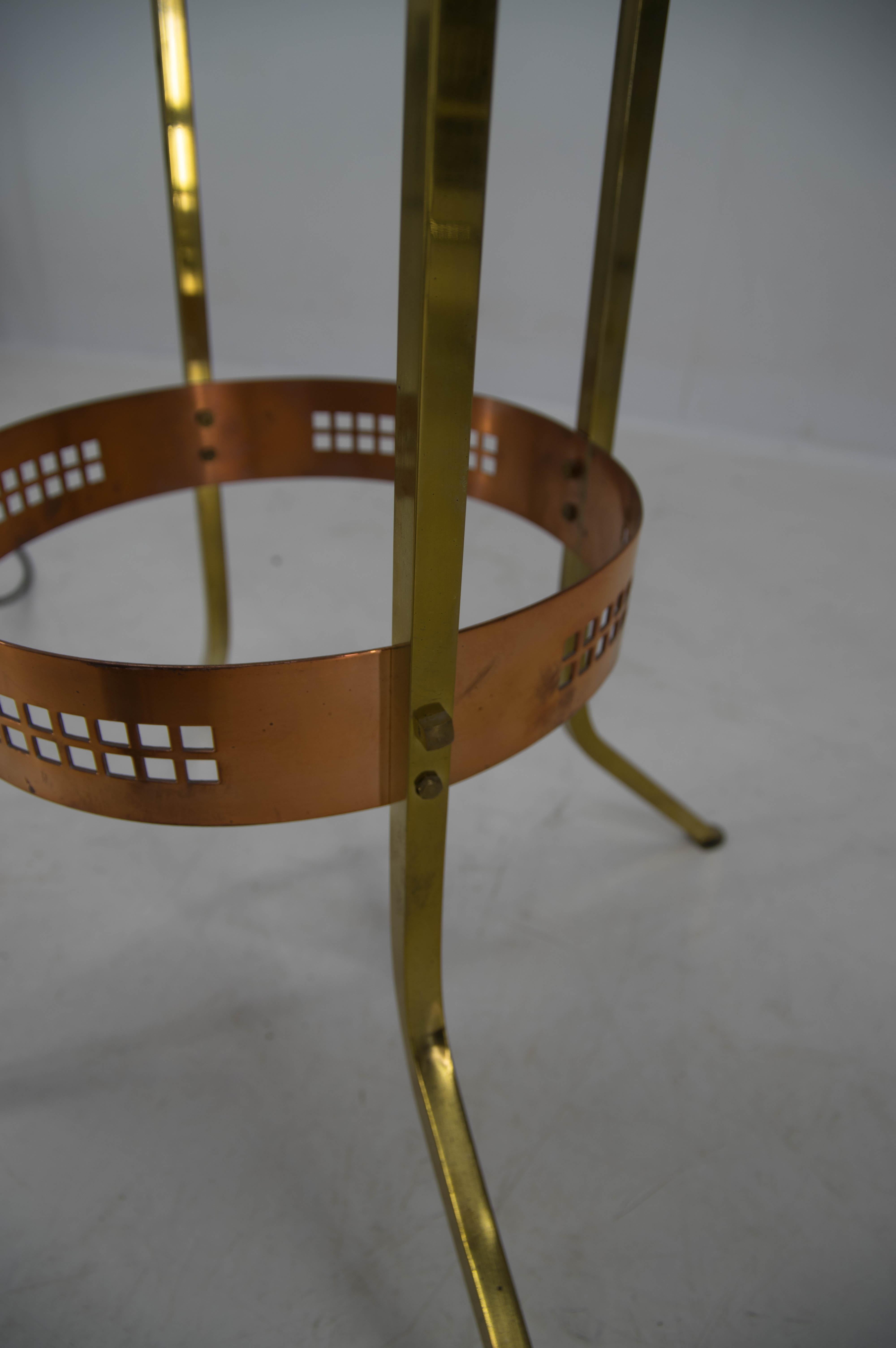 Brass and Copper Table with Lamp Attributed to Josef Hoffmann, 1900s For Sale 4