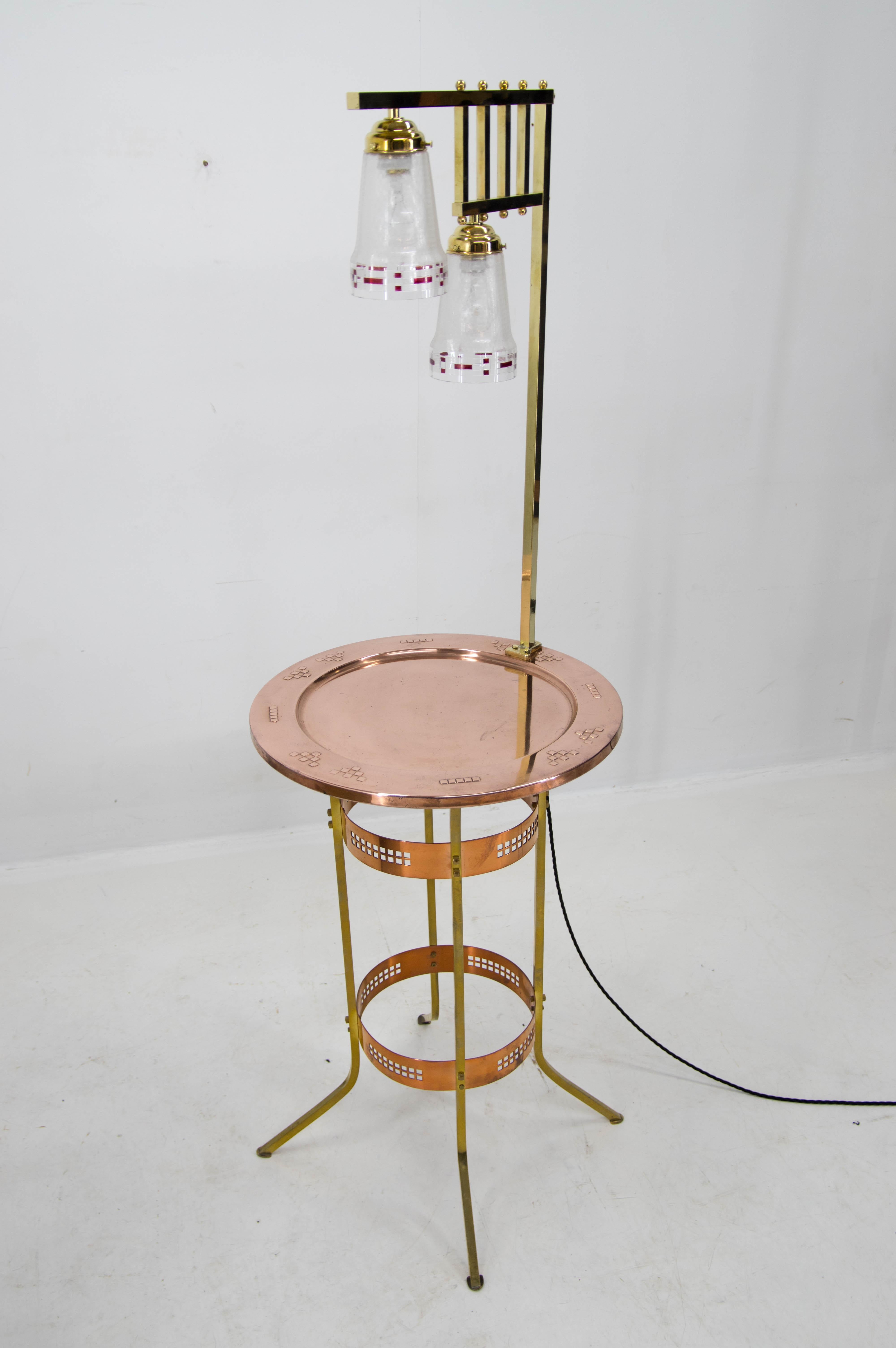 Brass and Copper Table with Lamp Attributed to Josef Hoffmann, 1900s For Sale 9