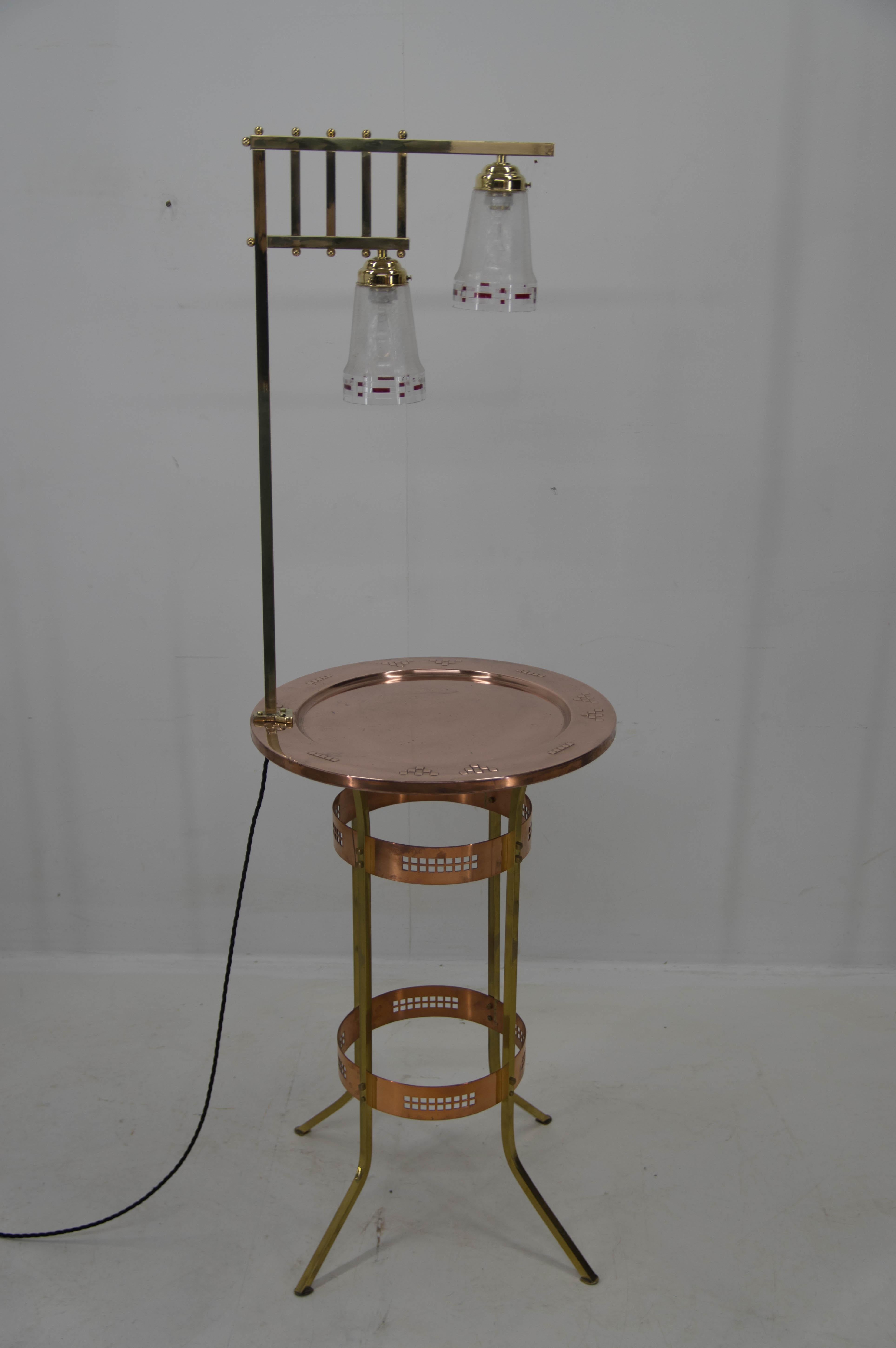 Austrian Brass and Copper Table with Lamp Attributed to Josef Hoffmann, 1900s For Sale