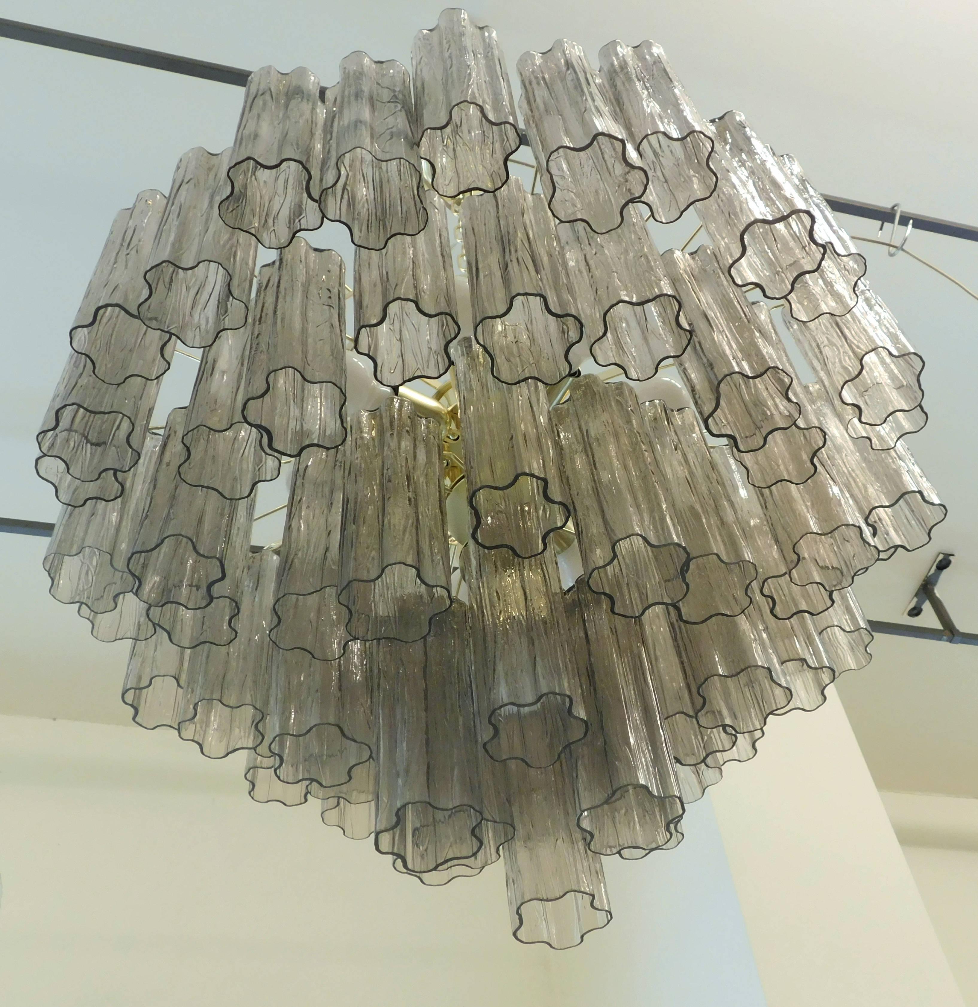 Italiano Lampadario Tronchi di Murano marrone fumé di Fabio LTD in vendita