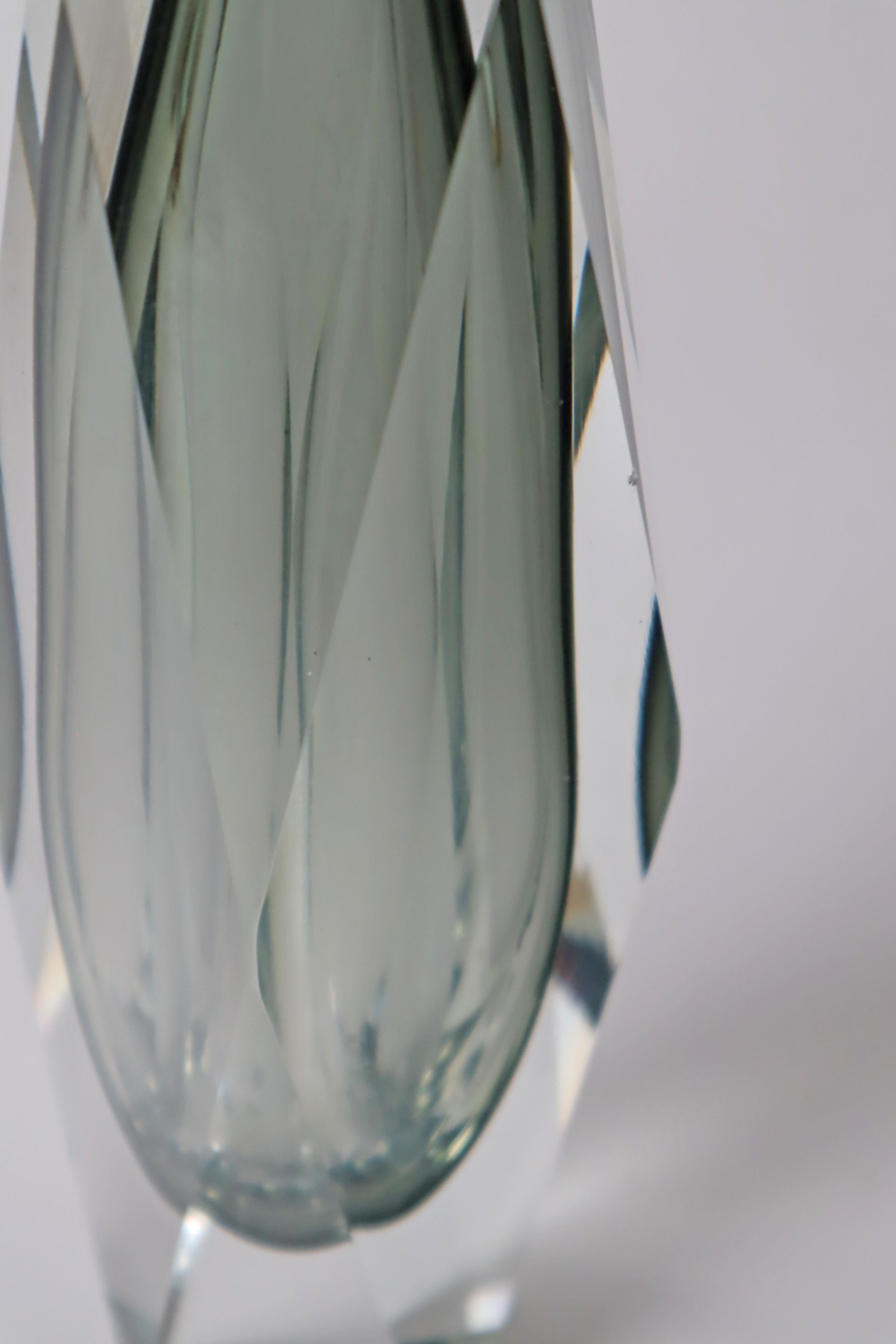 Vetro di Murano Vaso in vetro di Murano grigio fumo Attribuito a Flavio Poli per A. Mandruzzato, anni '60 in vendita