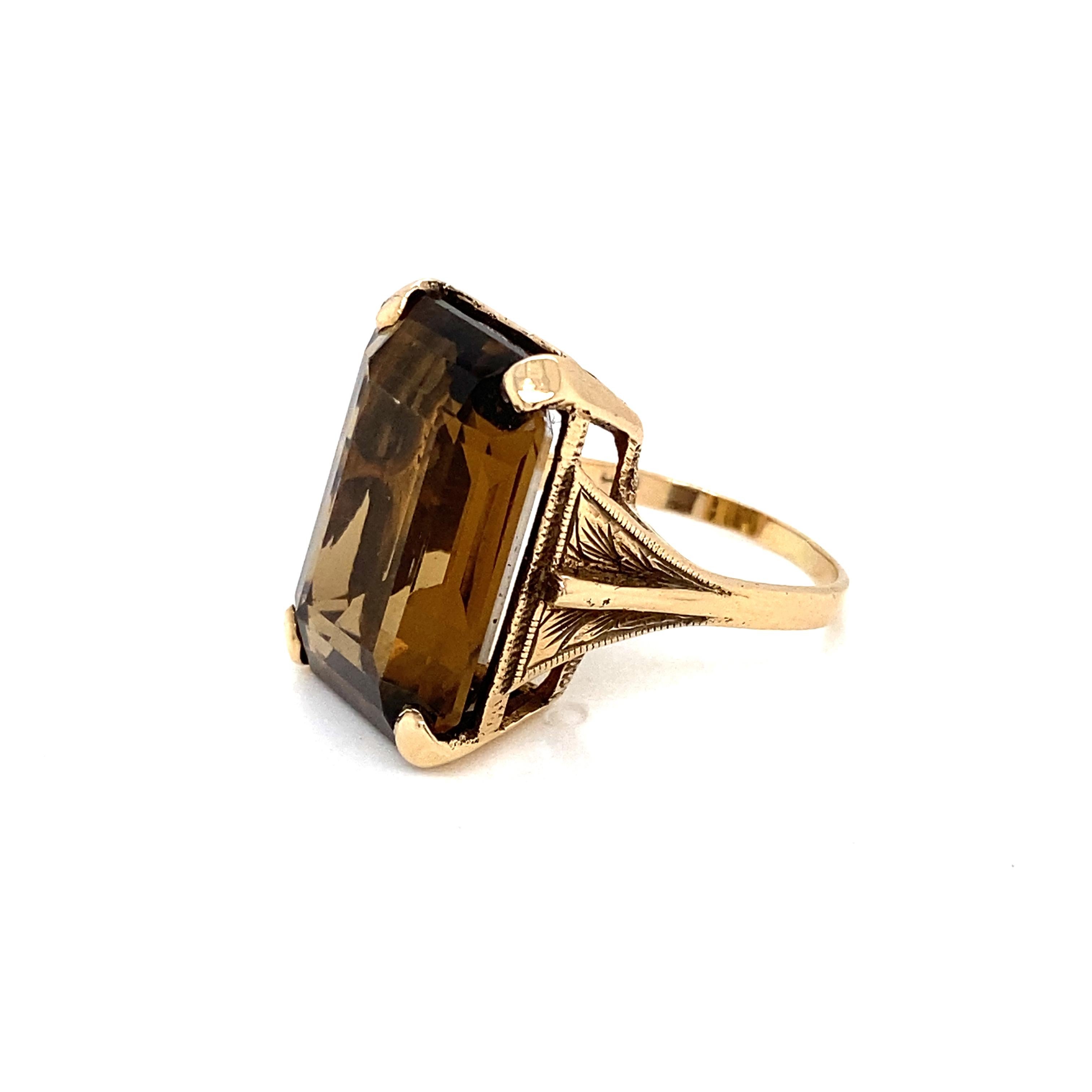 Retro Smoky Quartz and 9 Carat Yellow Gold Vintage Cocktail Ring For Sale