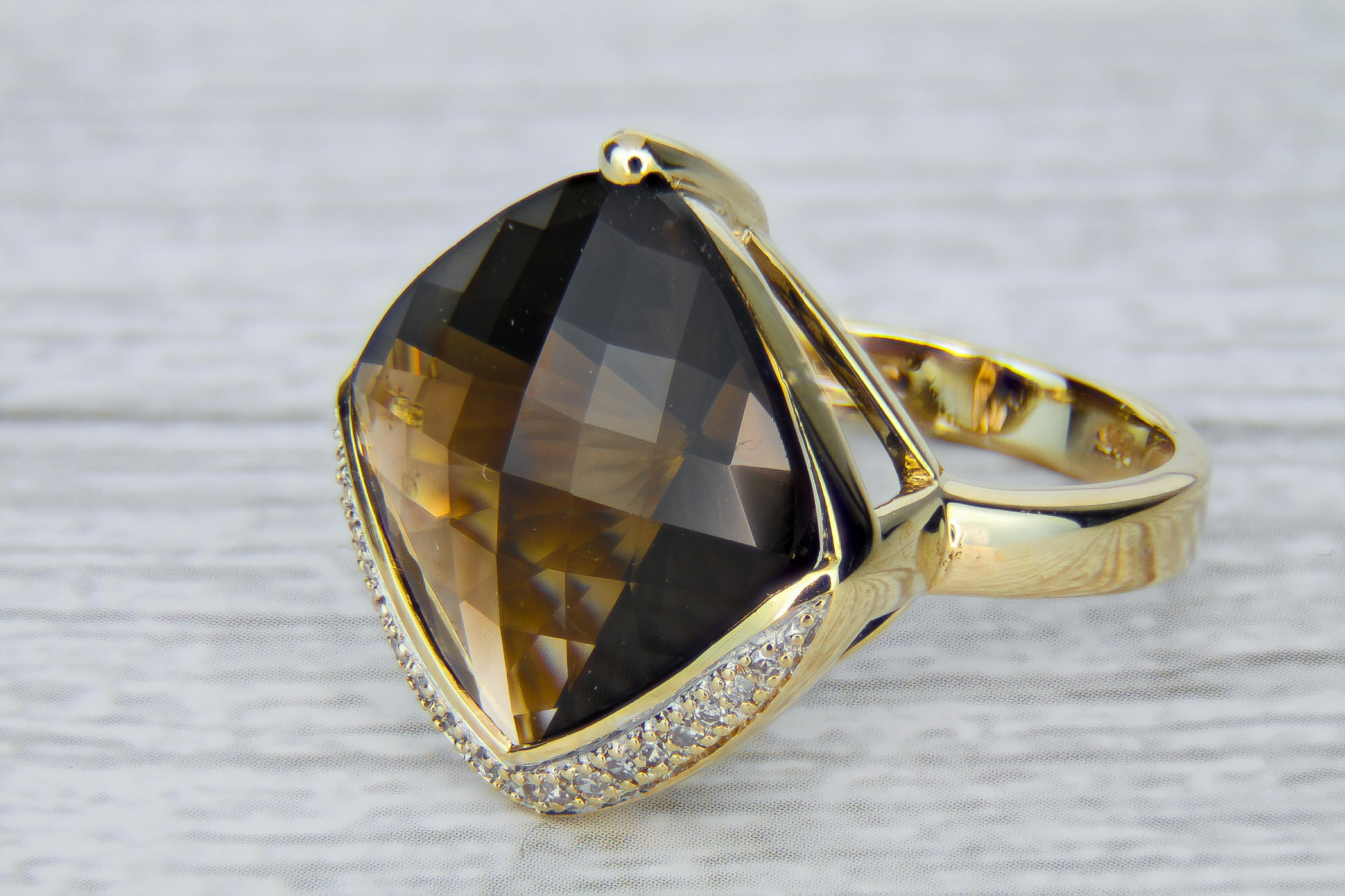 For Sale:  Smoky Quartz Cocktail Ring in 14k Gold 4