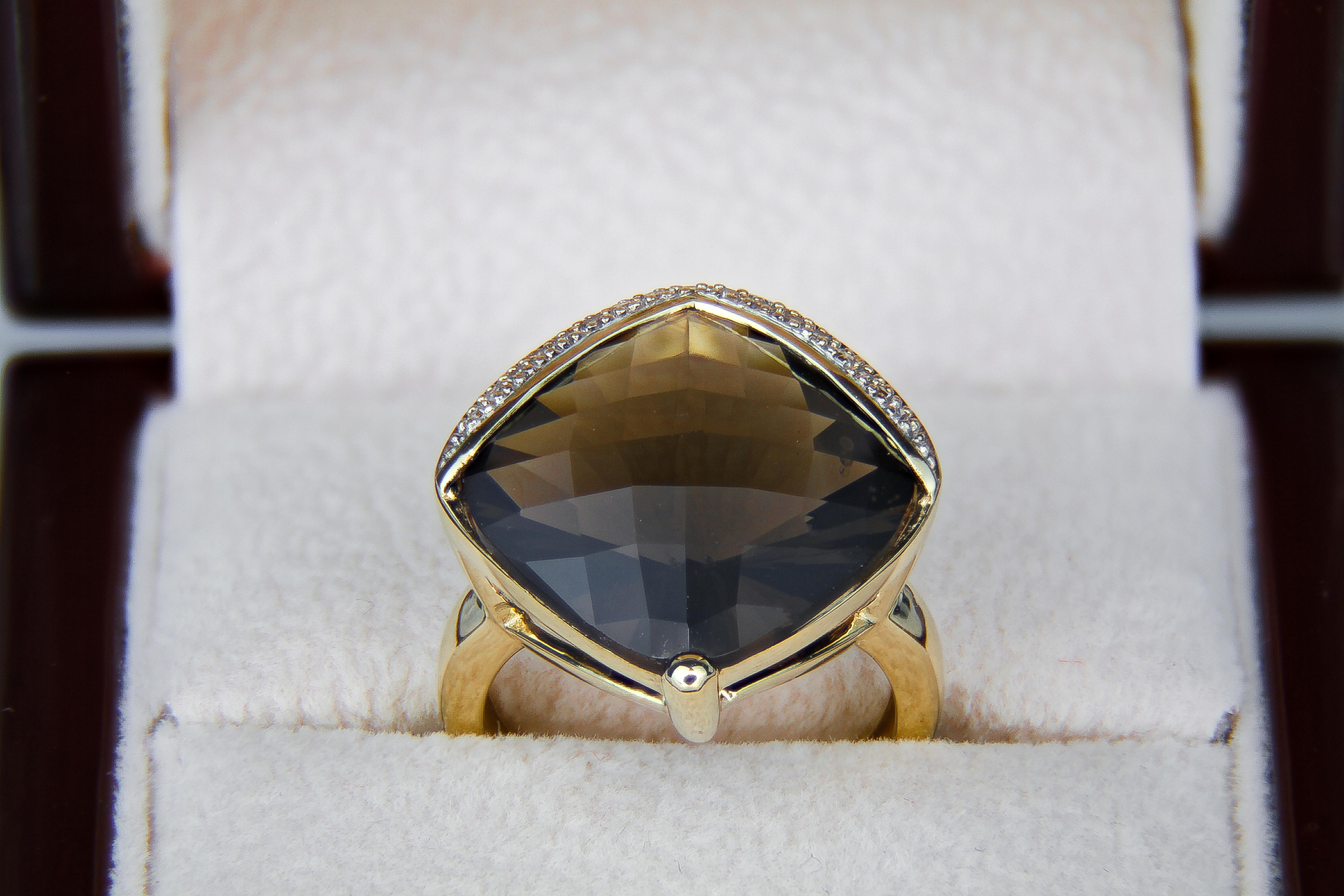 For Sale:  Smoky Quartz Cocktail Ring in 14k Gold 5