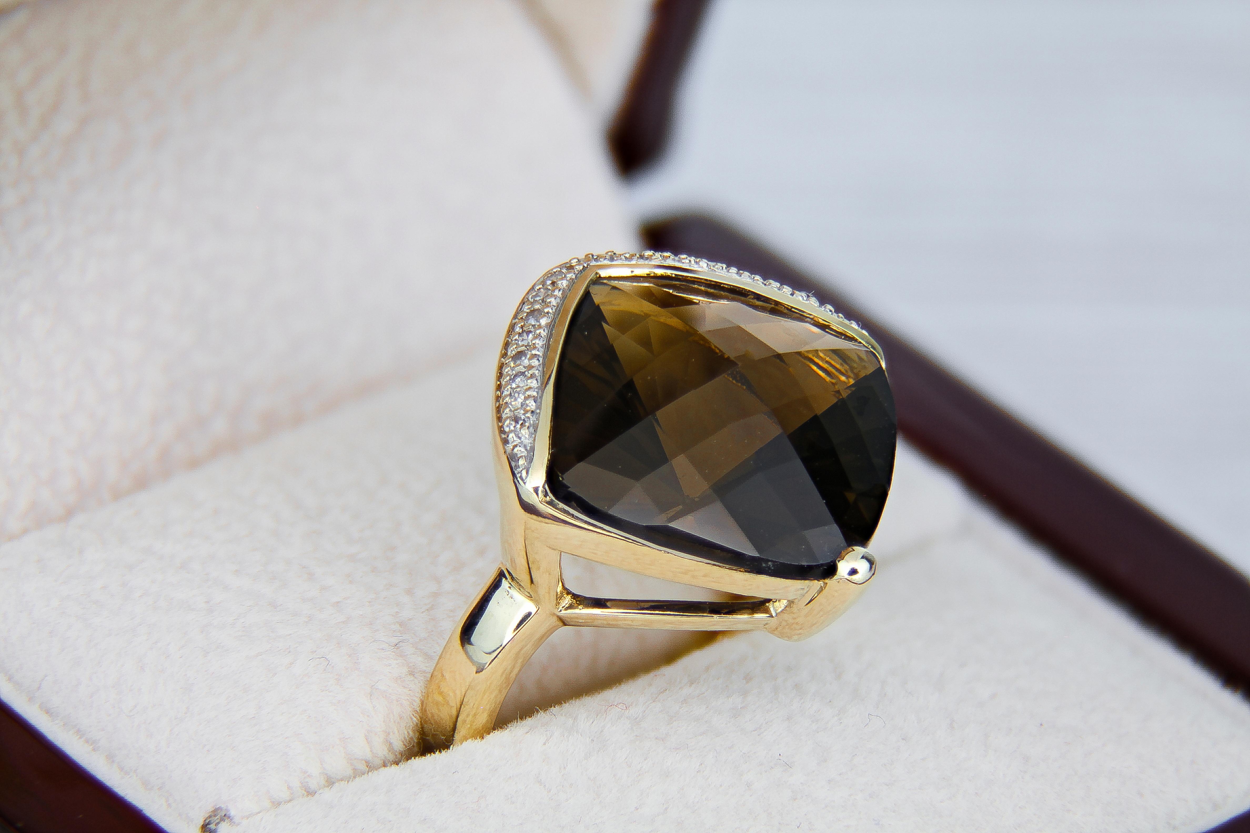 For Sale:  Smoky Quartz Cocktail Ring in 14k Gold 6