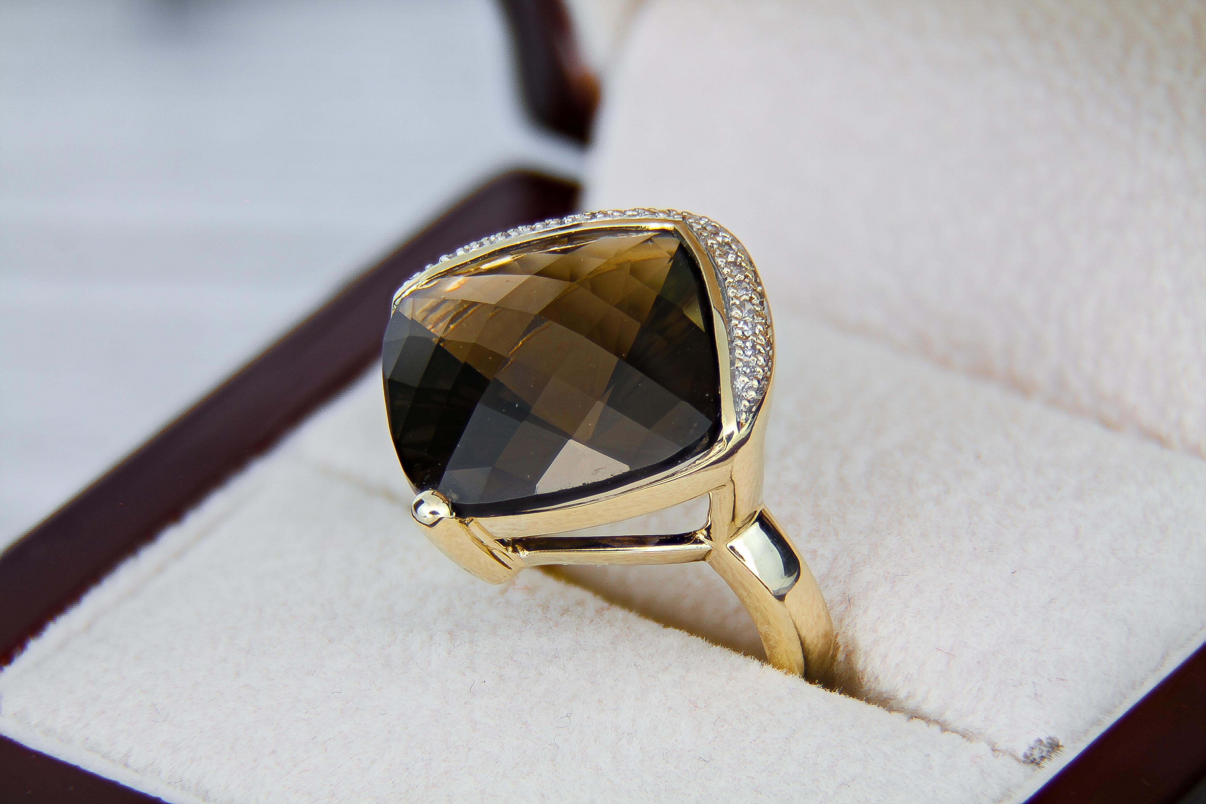 For Sale:  Smoky Quartz Cocktail Ring in 14k Gold 7