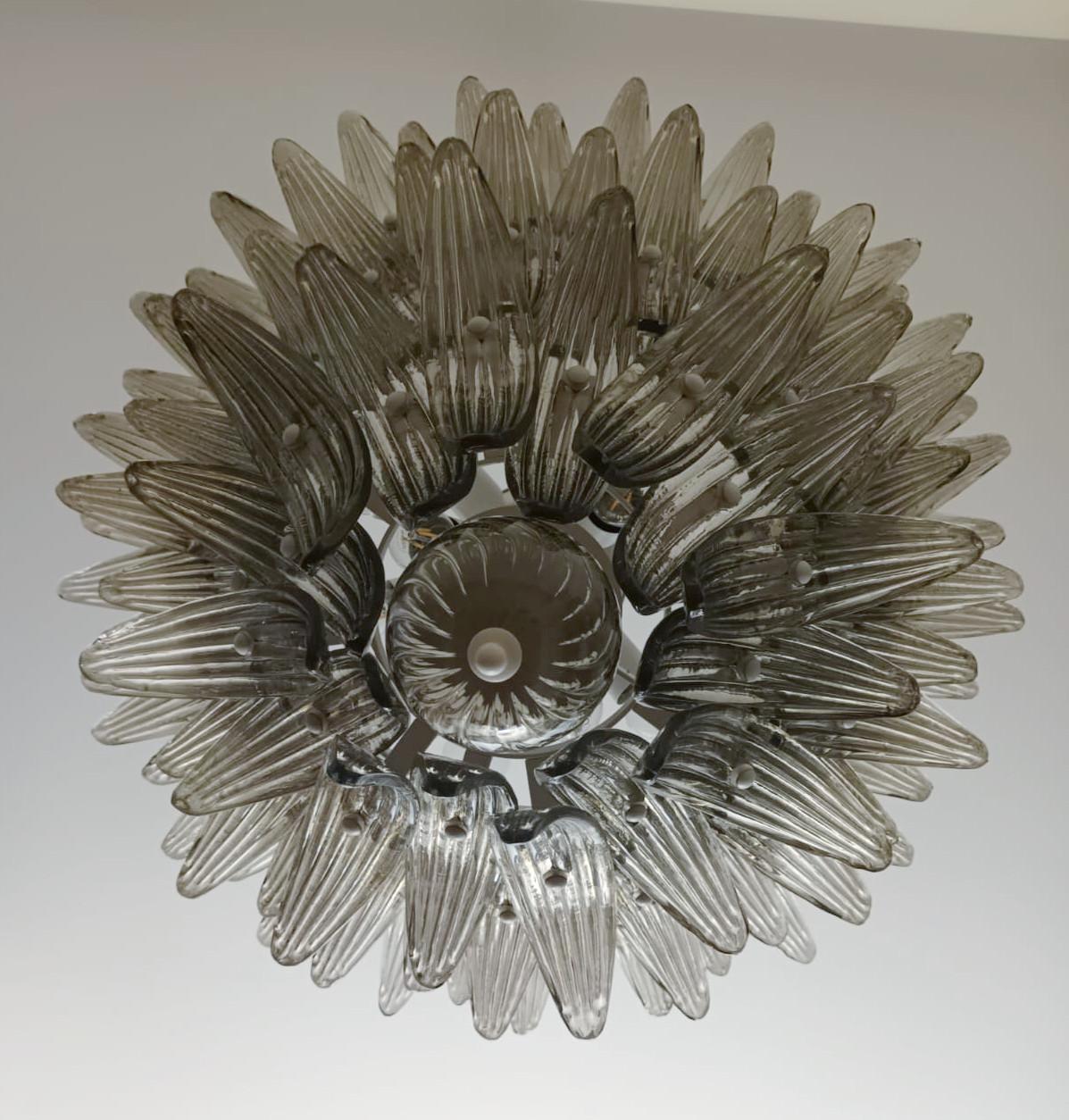Lampadario Smoky Tiered Palmette di Fabio Ltd in vendita 1