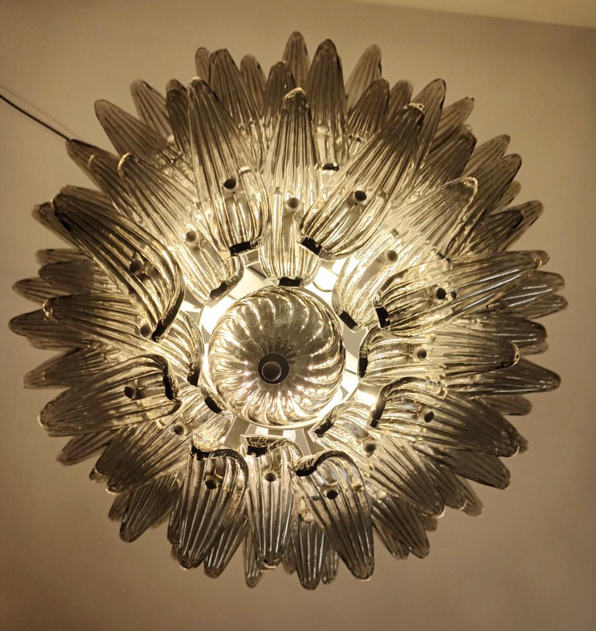Lampadario Smoky Tiered Palmette di Fabio Ltd in vendita 2