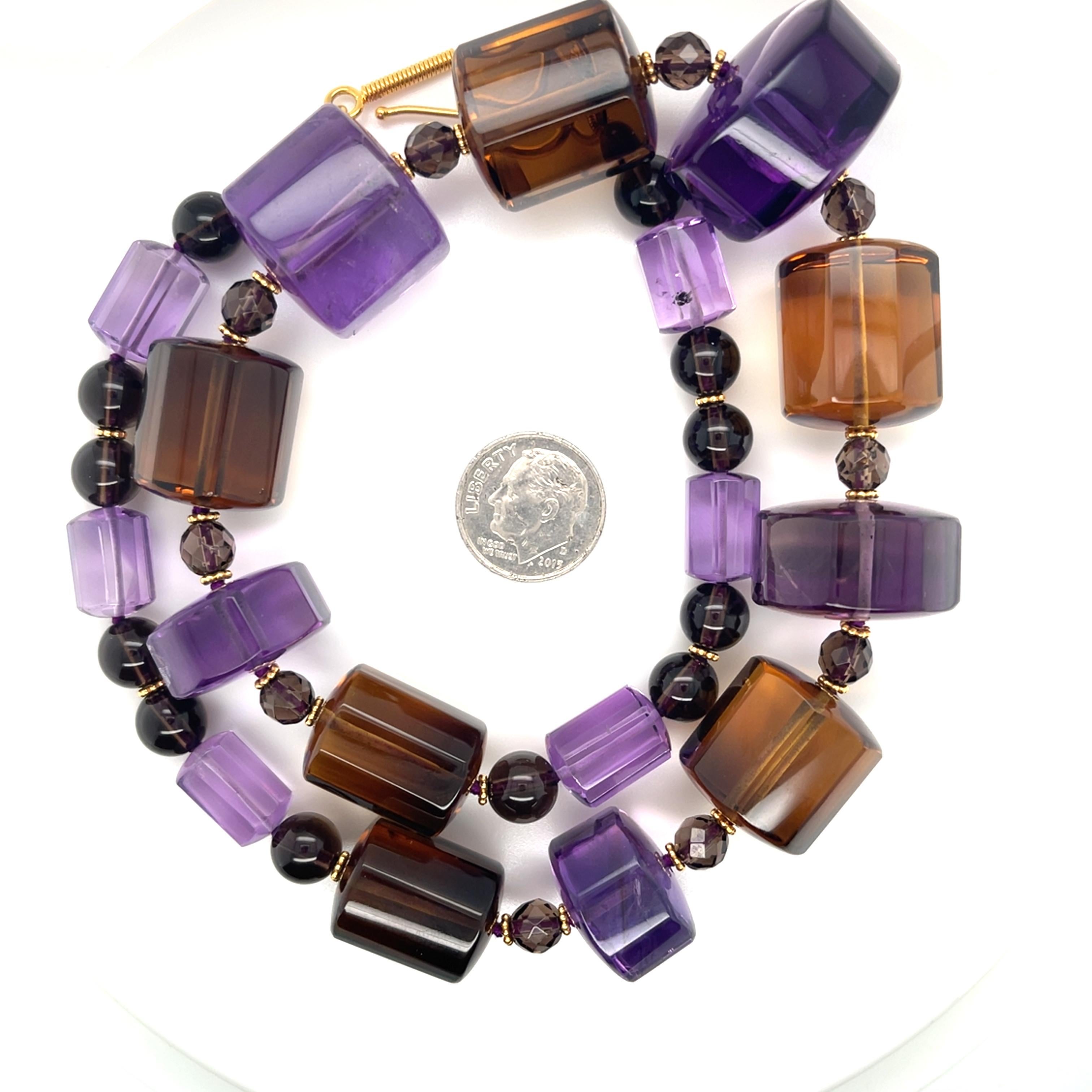 Artigiano Collana con perline di Topazio fumé e Ametista con accenti in oro giallo 18k, 20 pollici in vendita