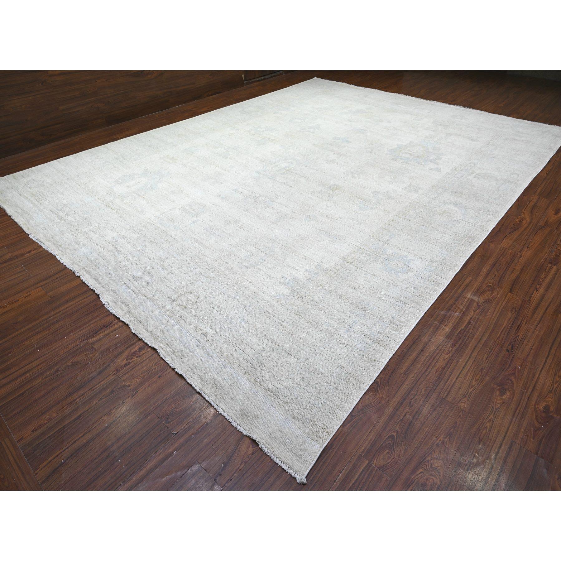 Handgeknüpfter afghanischer Angora Oushak-Teppich in Übergröße aus rauchweißer Wolle in Übergröße 12' x 15'10