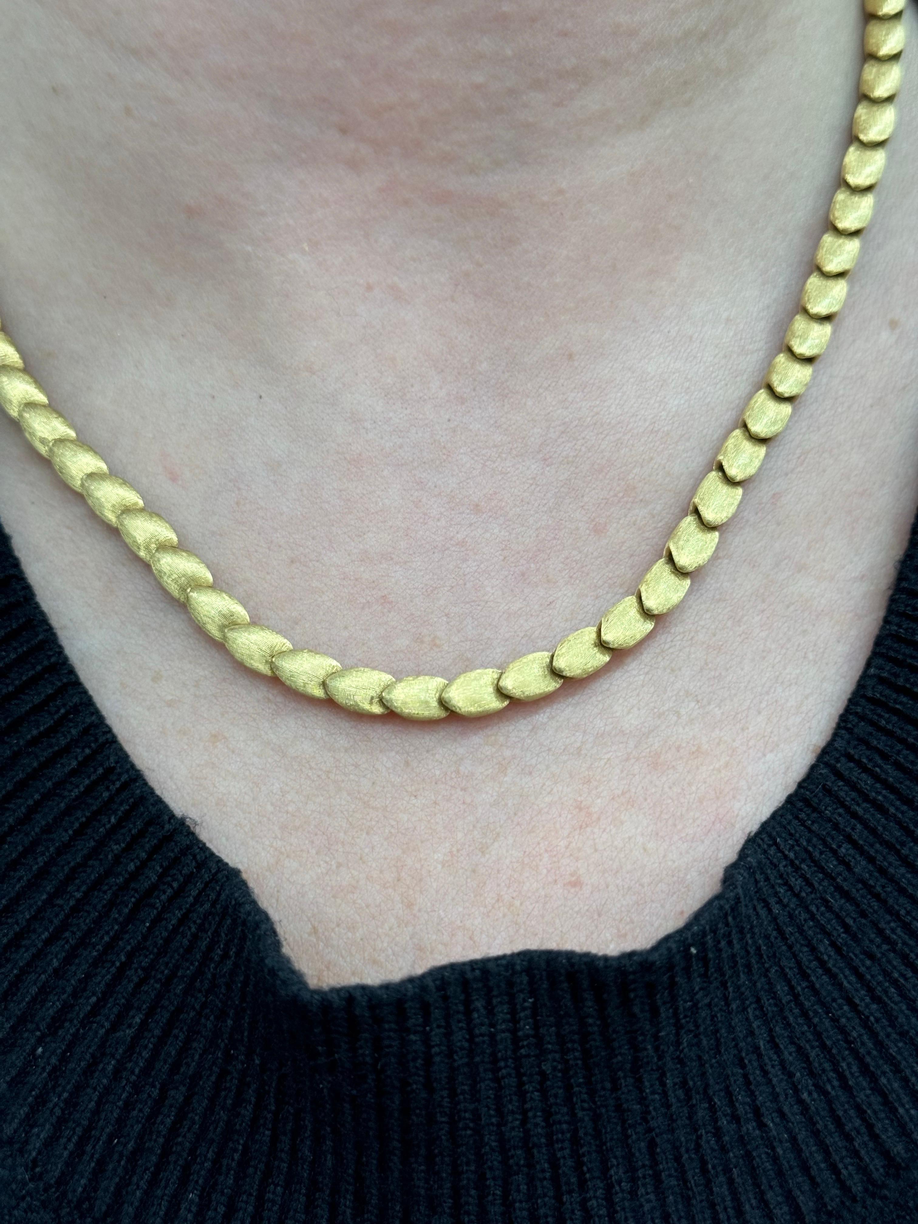 Collier à maillons lisse en or jaune 18 carats 29 grammes 5 mm de large 17,5 pouces Excellent état - En vente à New York, NY