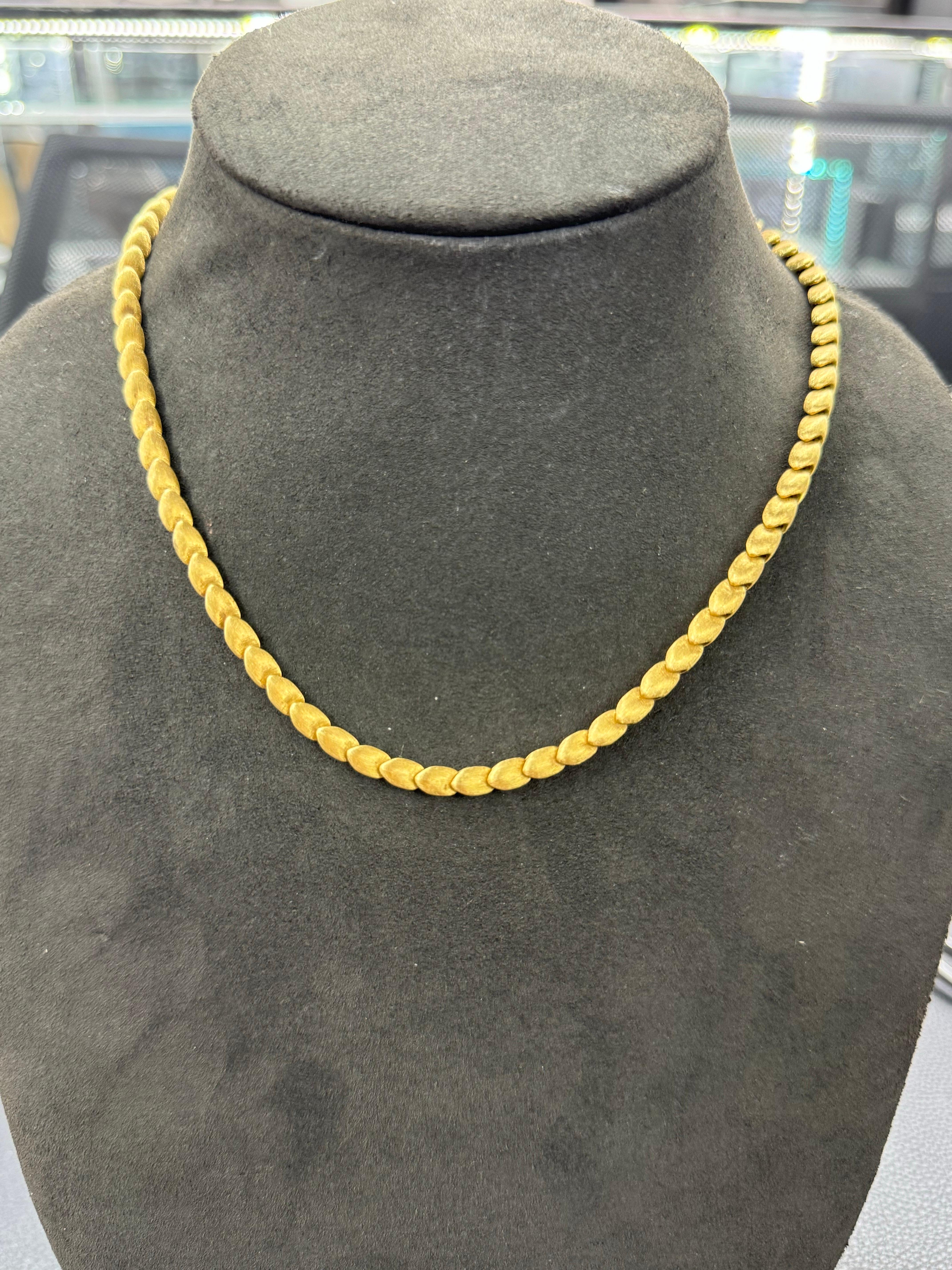 Collier à maillons lisse en or jaune 18 carats 29 grammes 5 mm de large 17,5 pouces en vente 1