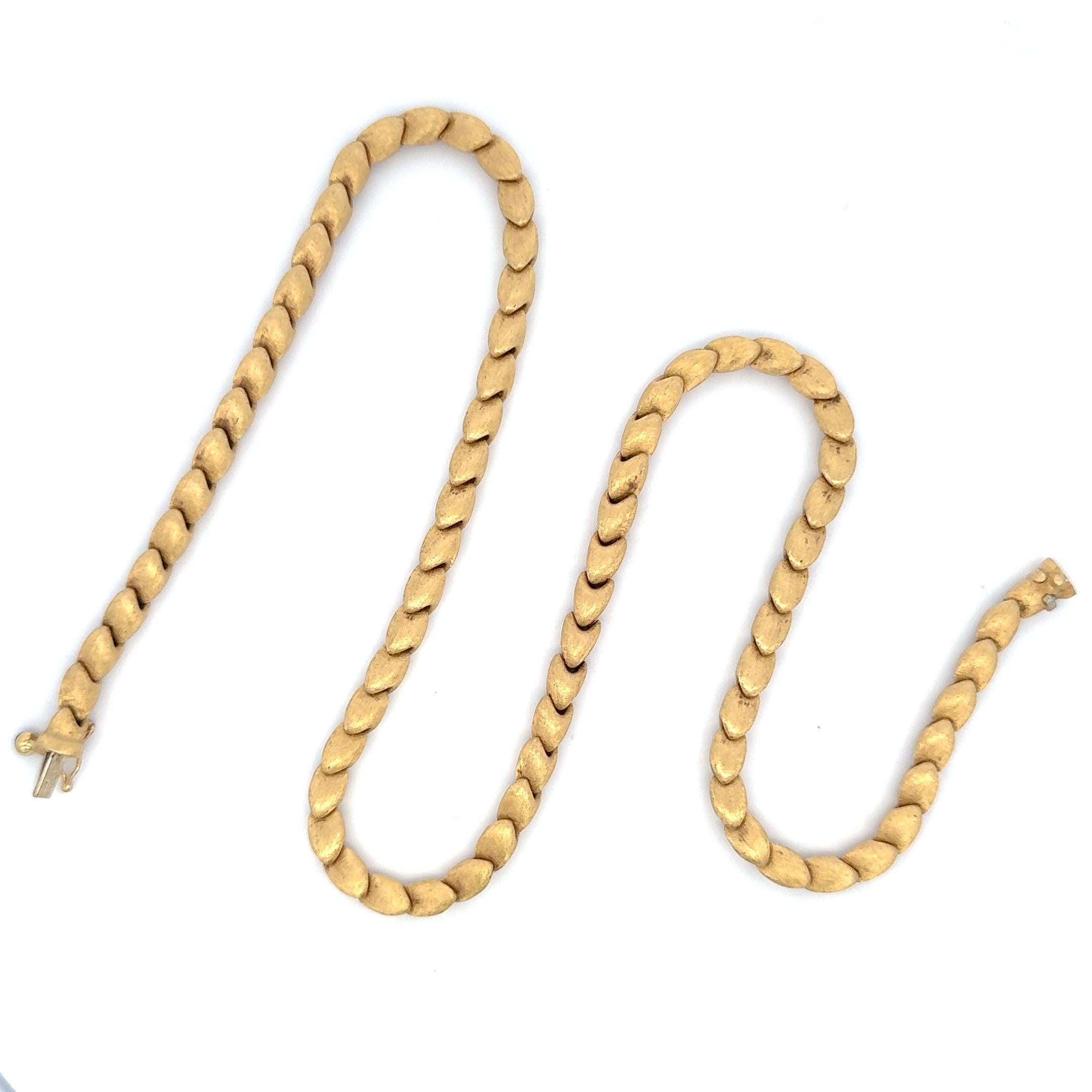 Contemporary Smooth Brushed Finished Link Bracelet 18 Karat Yellow Gold 12.6 Grams 7.13