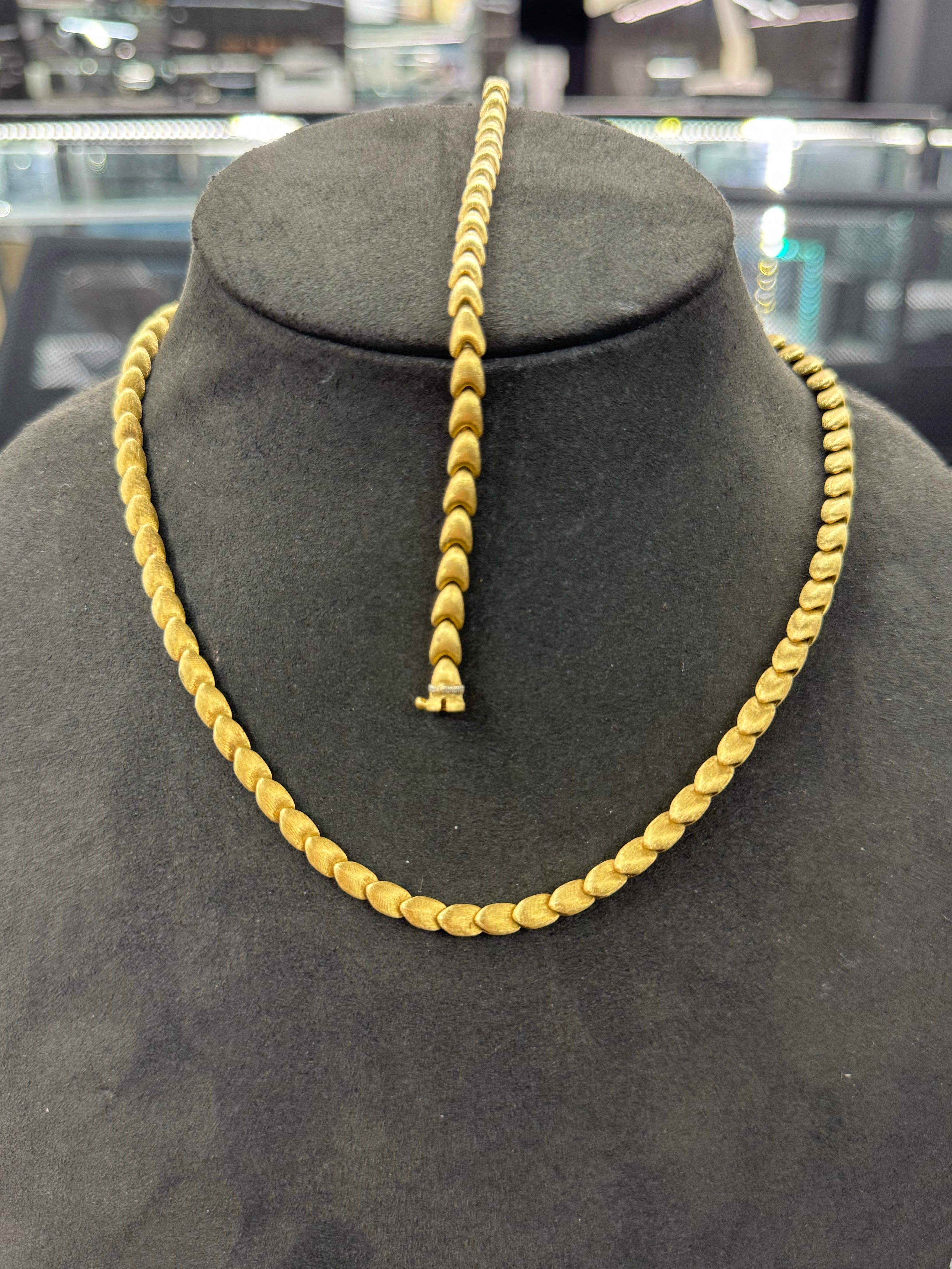Smooth Brushed Finished Link Bracelet 18 Karat Yellow Gold 12.6 Grams 7.13
