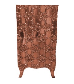 Glatte Kupfer Fleur de Lis Credenza - geschnitzt, Paul Mathieu