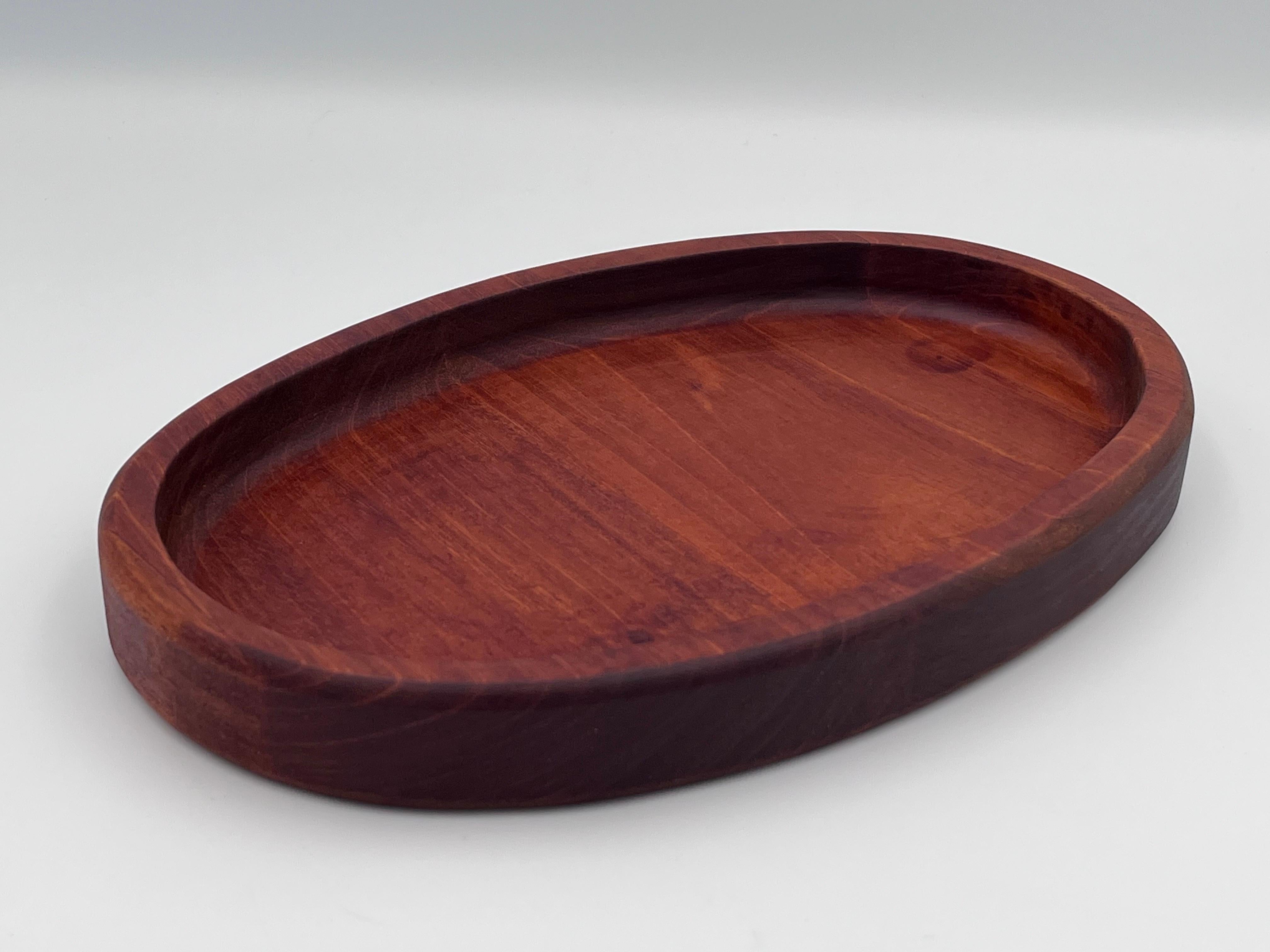 Vide poche o monedero liso de caoba ricamente tallada de principios del siglo XX Arte popular en venta