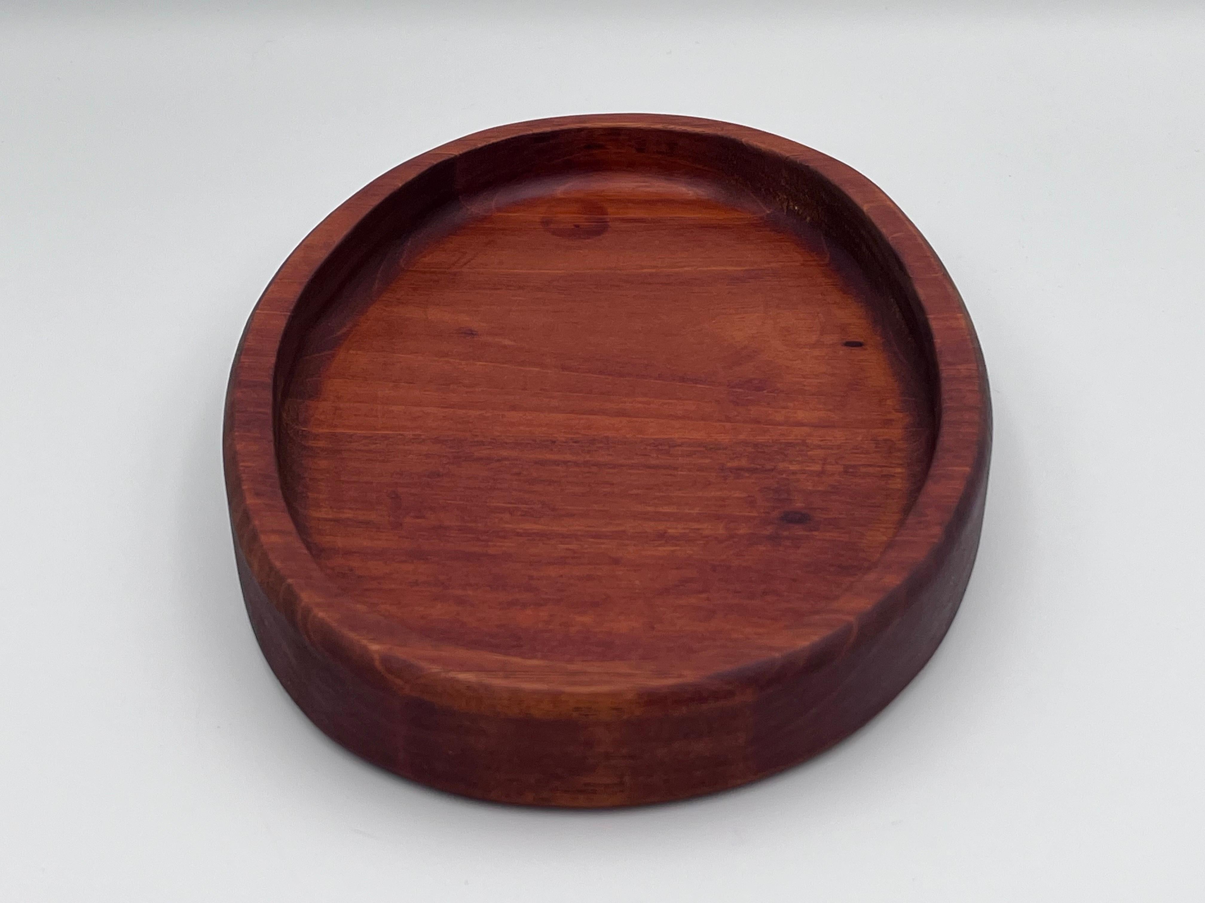 Vide poche o monedero liso de caoba ricamente tallada de principios del siglo XX Estadounidense en venta